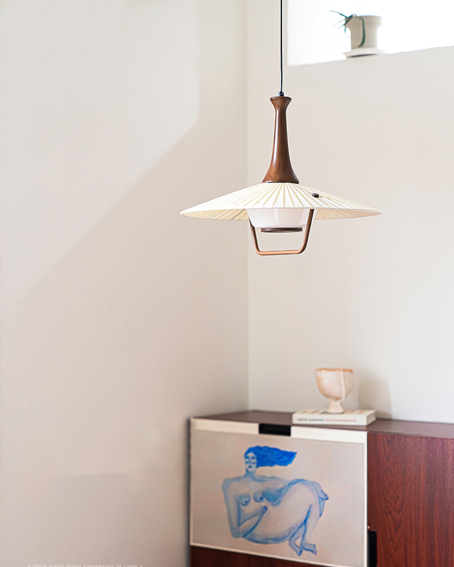 Eikon Modern Pendant Light - Sleek Hanging Lamp for Kitchen Island, Dining Room & Bedroom Lighting - Adjustable Height & Dimmable LED Bulb Included