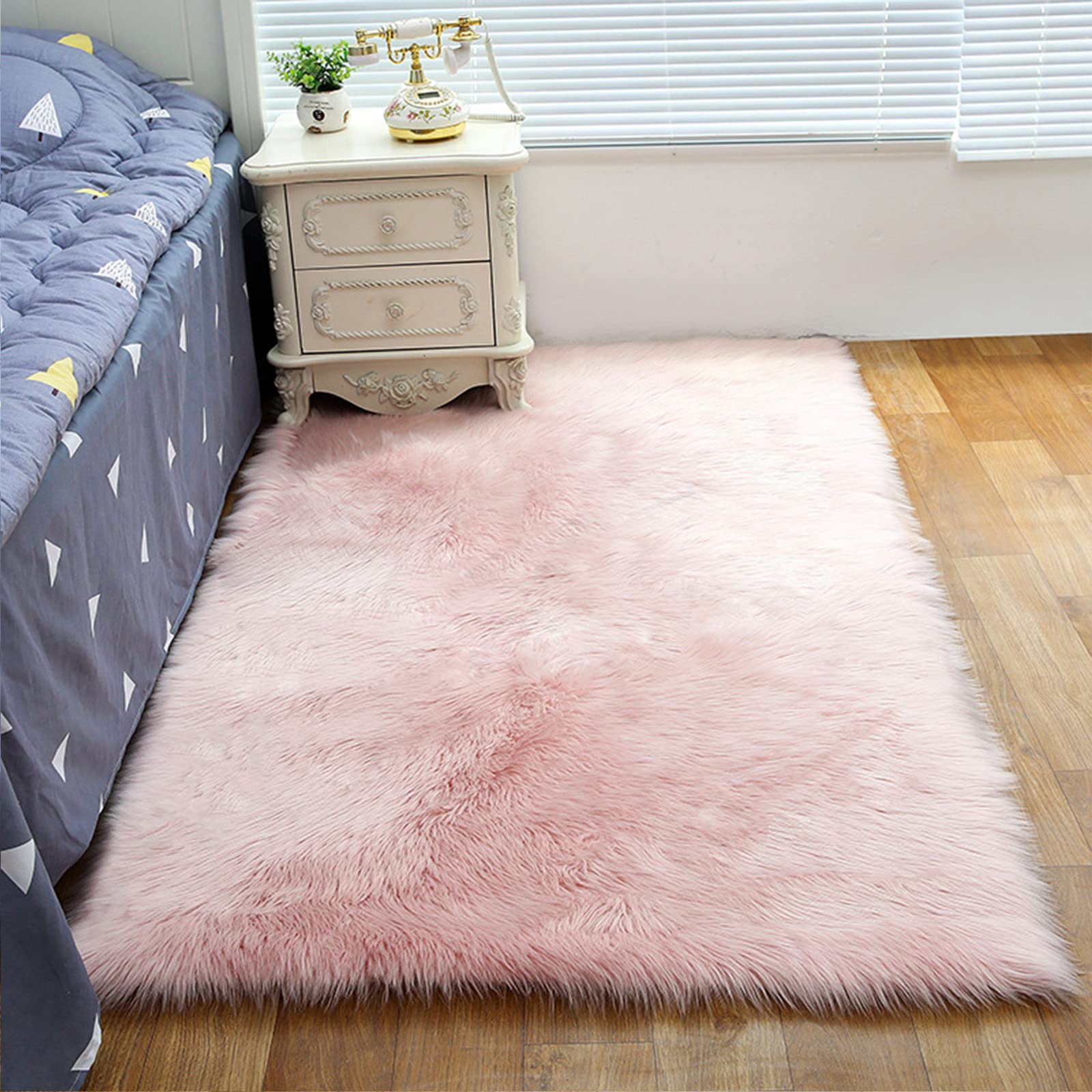 Soft Fluffy Shaggy Area Rug - Non-Slip Faux Fur Carpet Protector Mat for Living Room, Bedroom, Nursery | Ultra Plush & Thick Home Decor Rug in Light Pink (40x140cm) - Perfect for Cozy Spaces, Kids Play Areas & Floor Protection