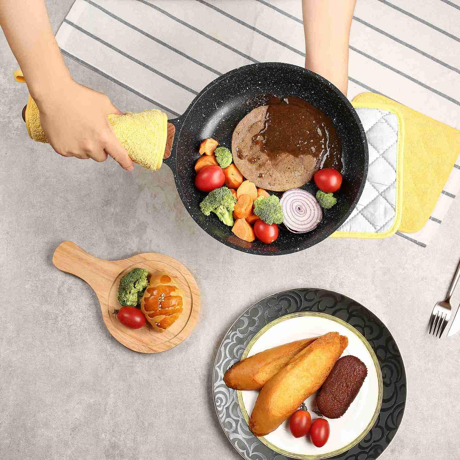 Heat Resistant Cotton Oven Mitts & Pot Holders Set of 3 - 7