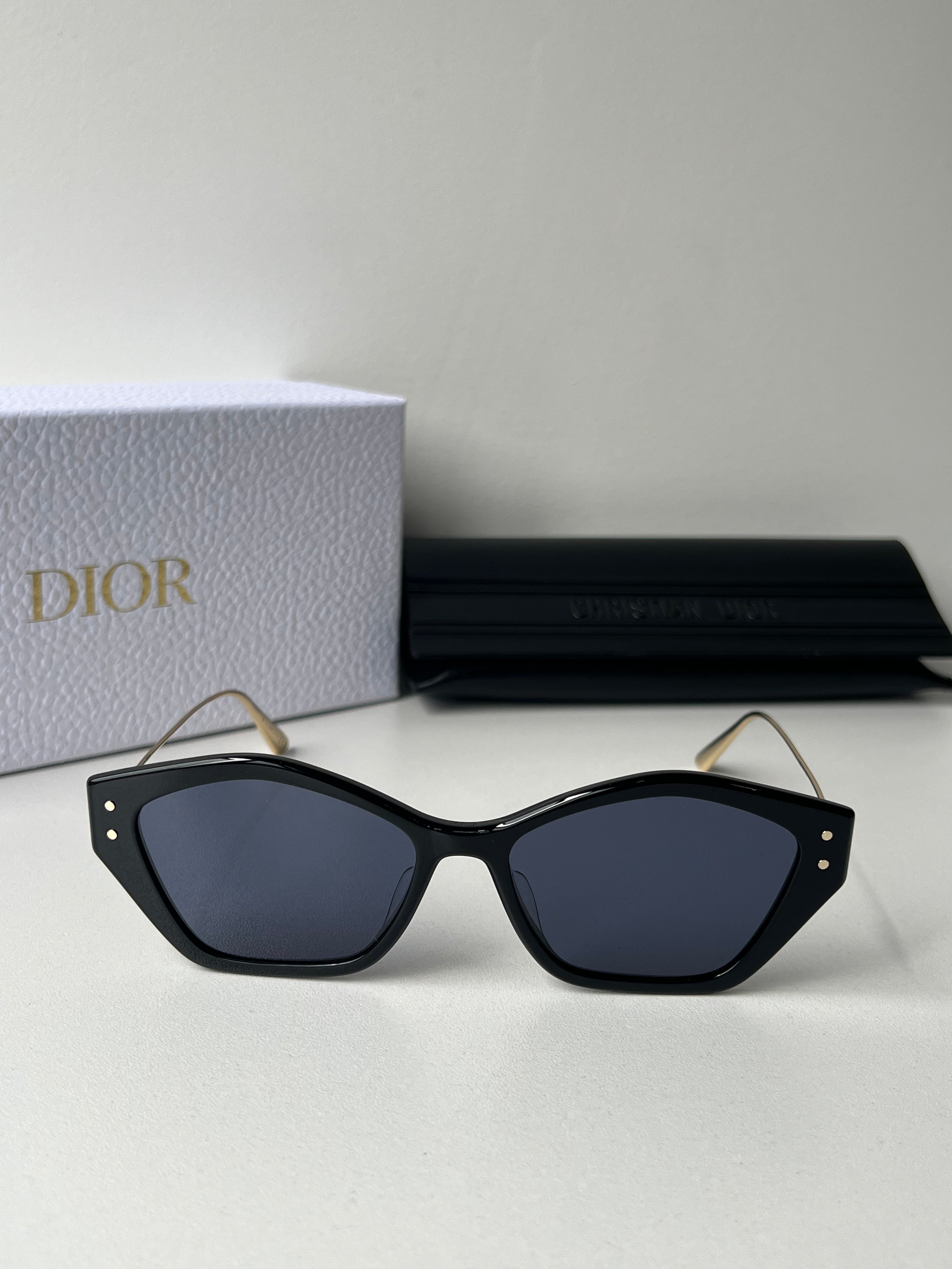 Dior MissDior S1U Sunglasses for Women - Black & Blue Gradient UV Protection - Fashion Luxury Sunglasses for Beach, Driving & Outdoor Activities