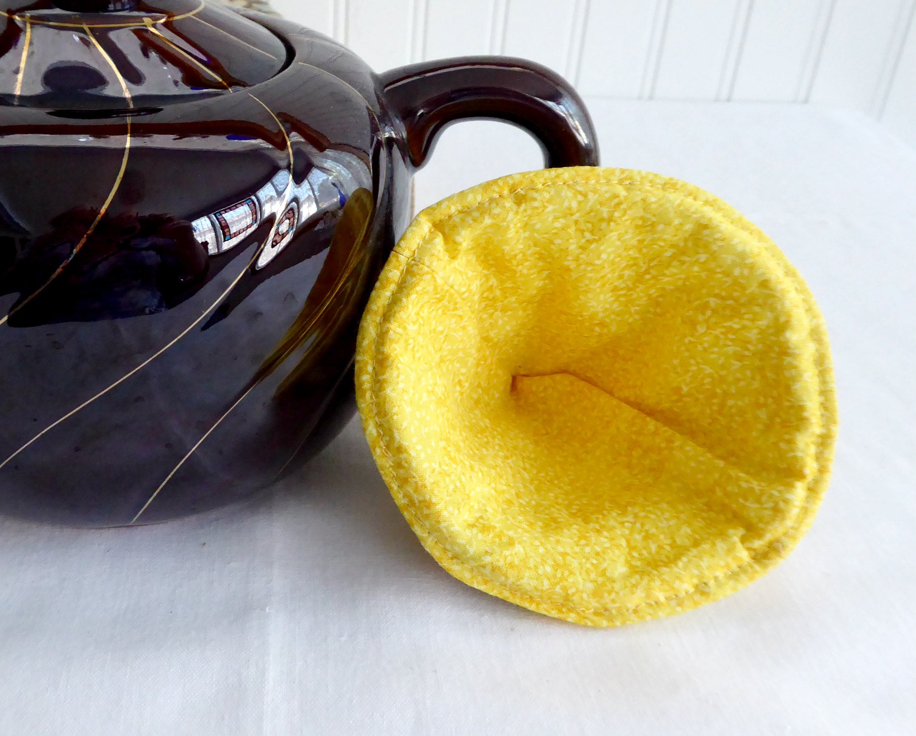 Padded Lid Knob Holder for Teapots - Yellow Ditzy Floral Design Inside - Perfect for Tea Lovers & Kitchen Decor