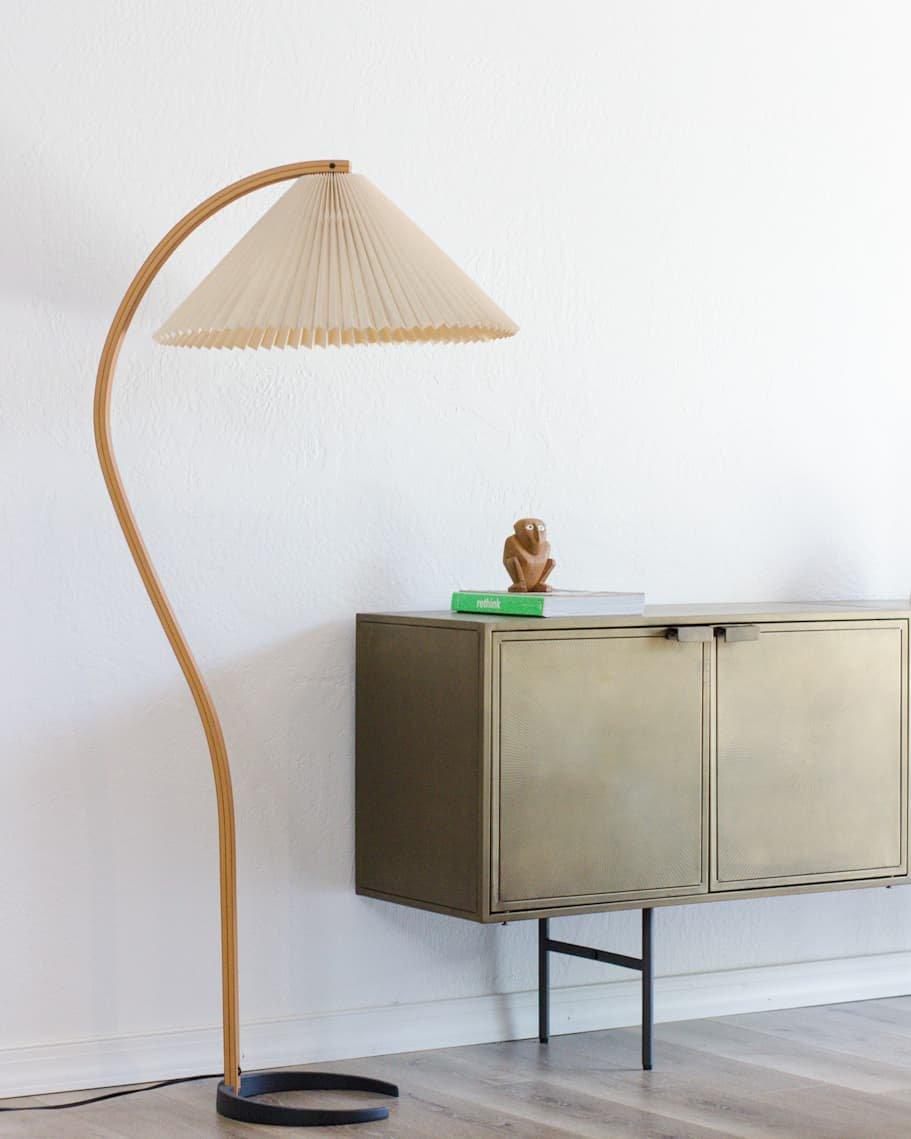 Caprani Modern Floor Lamp - Adjustable LED Standing Light for Living Room, Bedroom & Office - Brighten Your Space with Stylish Home Decor