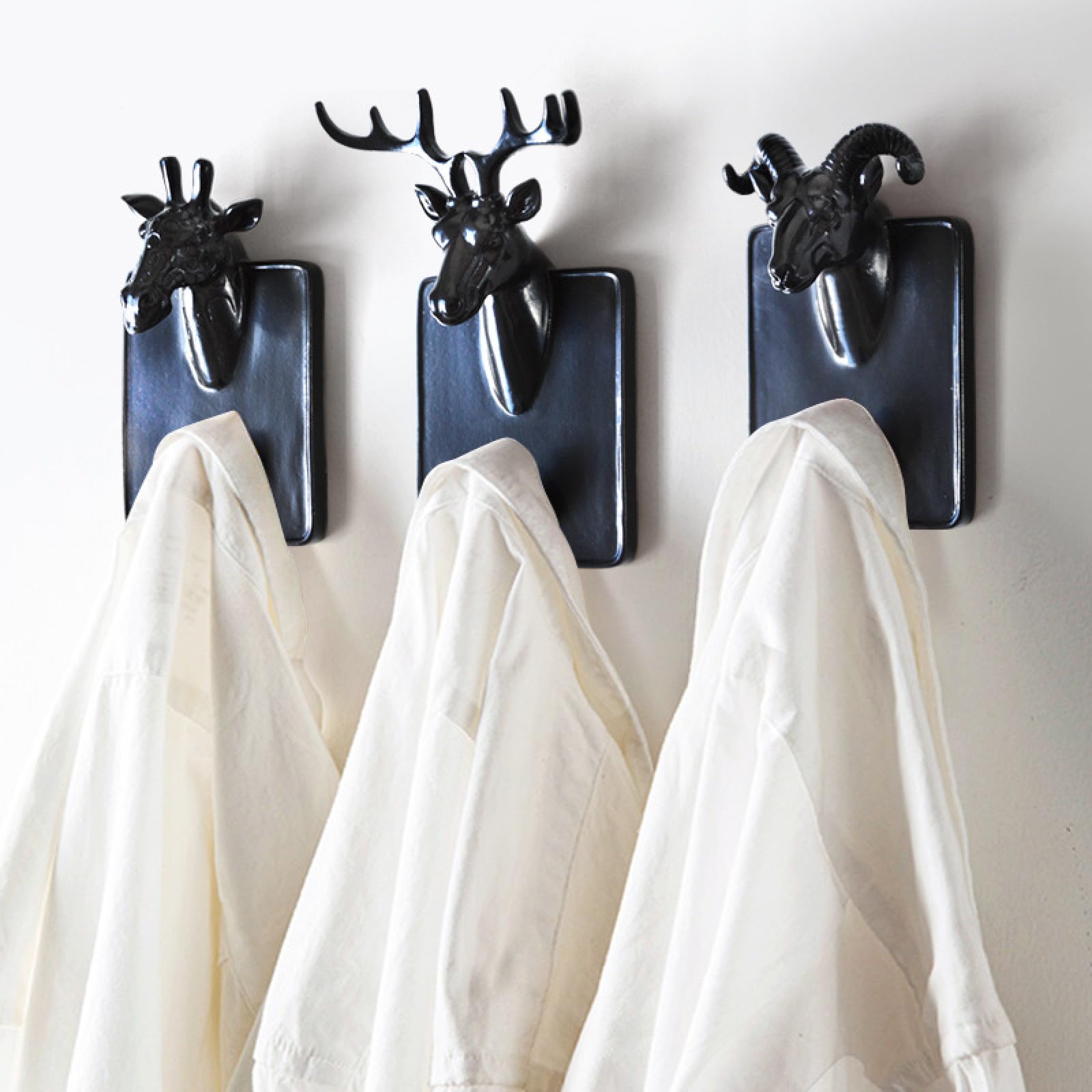 2PCS Handmade Animal-Shaped Wall Hooks - Black Coat & Key Hooks for Entryway, Bedroom, or Bathroom Organization & Decoration