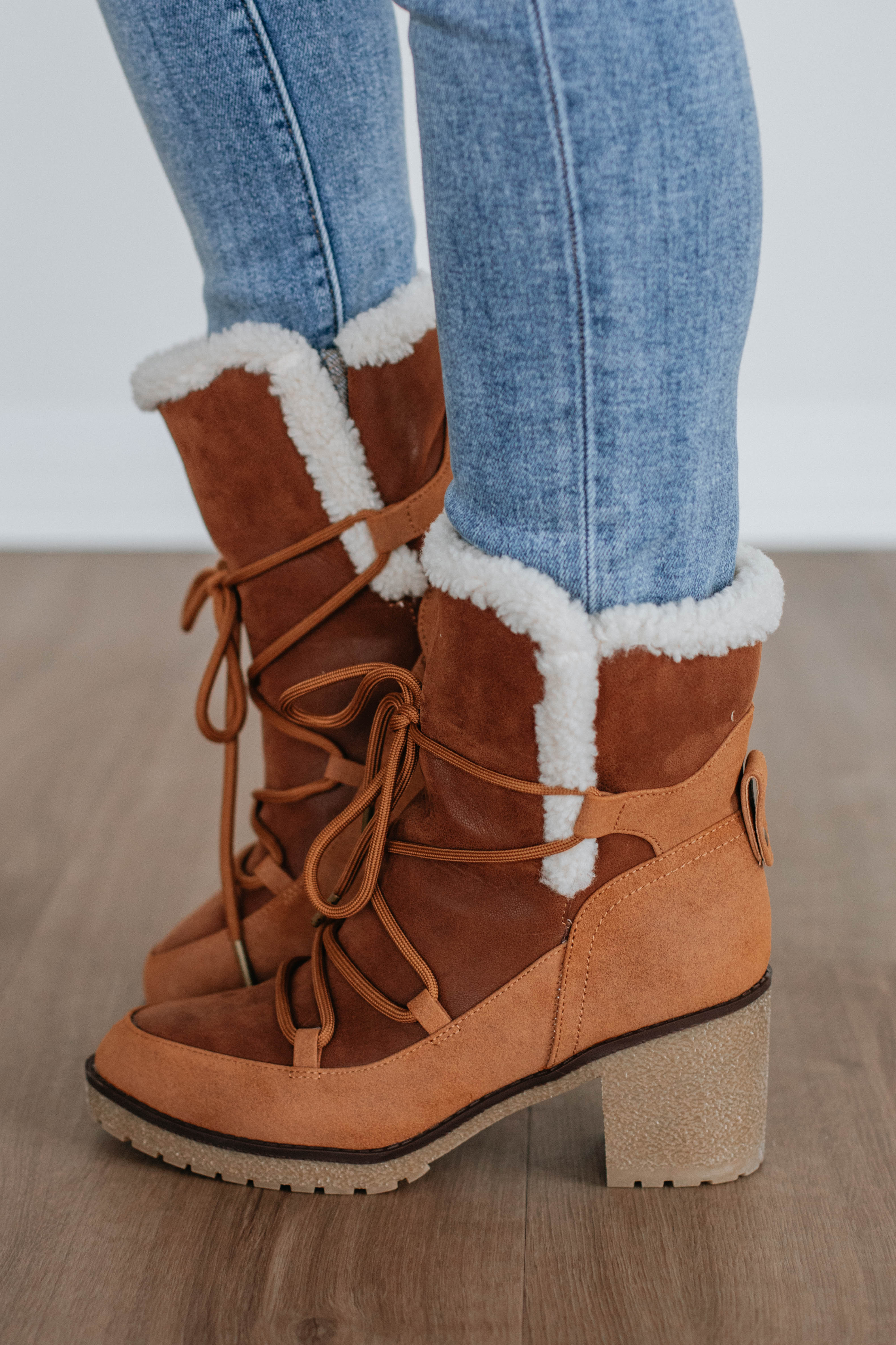 Warm & Stylish Cognac Winter Boots for Women - Waterproof & Comfortable for Snow, Hiking & Outdoor Adventures