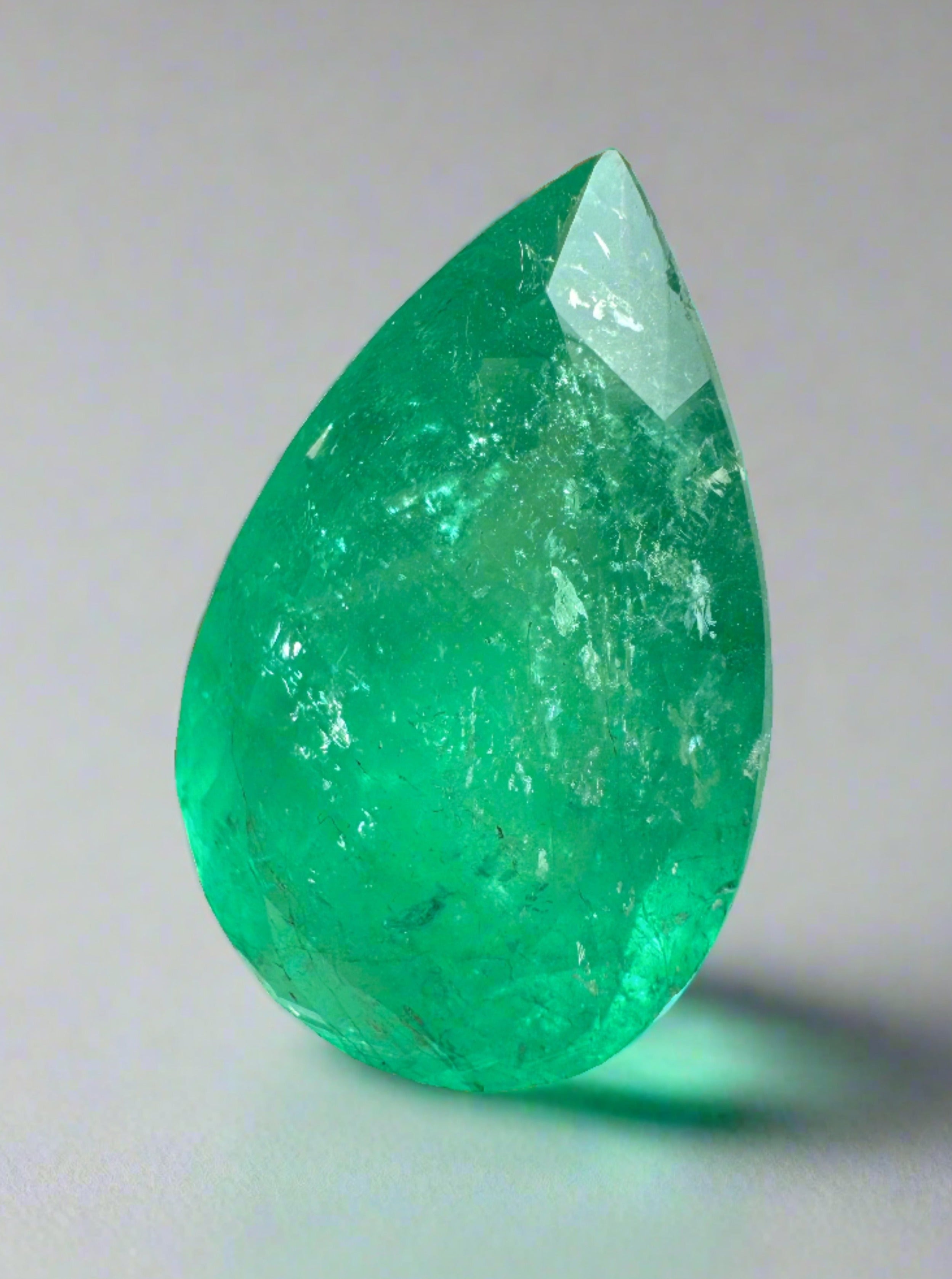 20.43 Carat Natural Colombian Emerald Pear Cut Loose Gemstone - Rare Huge Green 24x16mm for Jewelry Making, Engagement Rings & Luxury Gifts