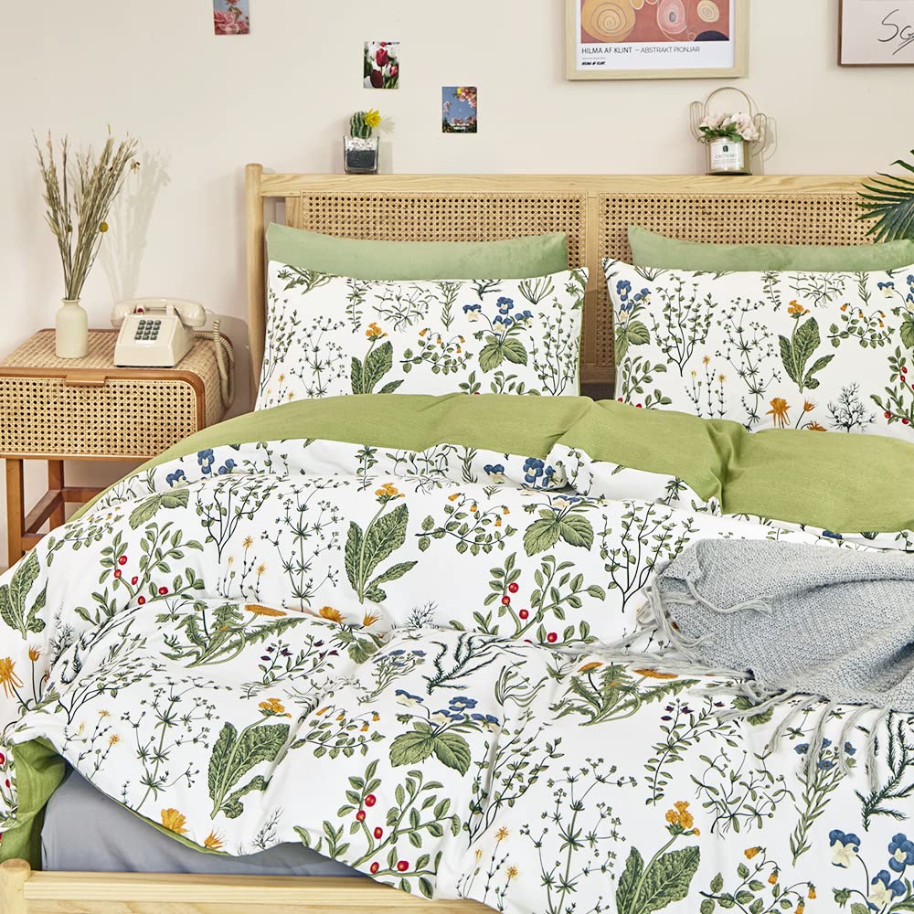 CLOTHKNOW Floral King Size Comforter Set 3Pcs - Green & White Botanical Boho Bedding with 2 Pillowcases | Perfect for Master Bedroom, Guest Room & Bohemian Home Decor