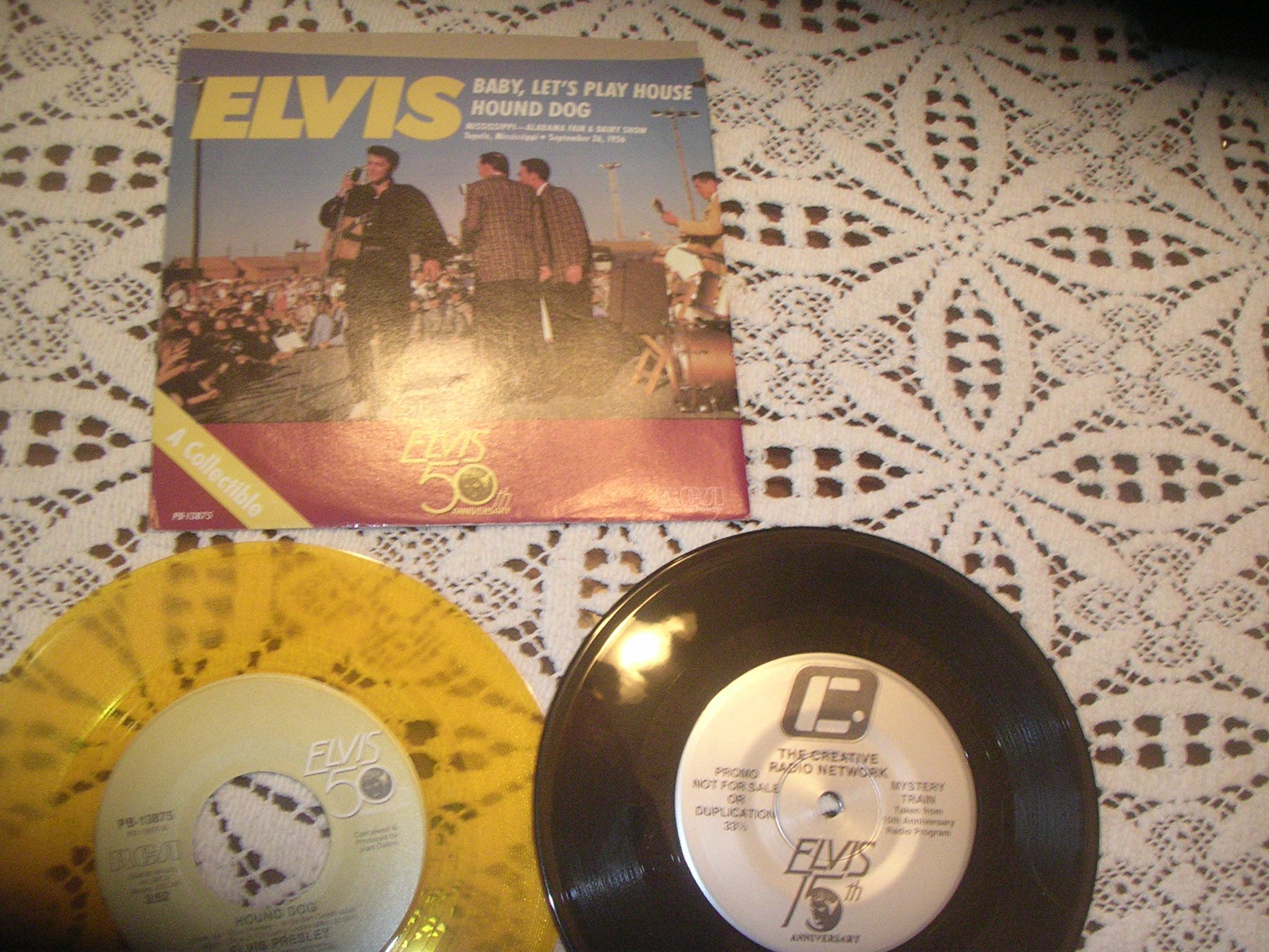 Original Gold 45 RPM Vinyl Record - Baby Let's Play House b/w Hound Dog - Rare Collector's Edition (Not Sold in Stores) - Perfect for Vintage Music Collectors and Rock 'n' Roll Enthusiasts
