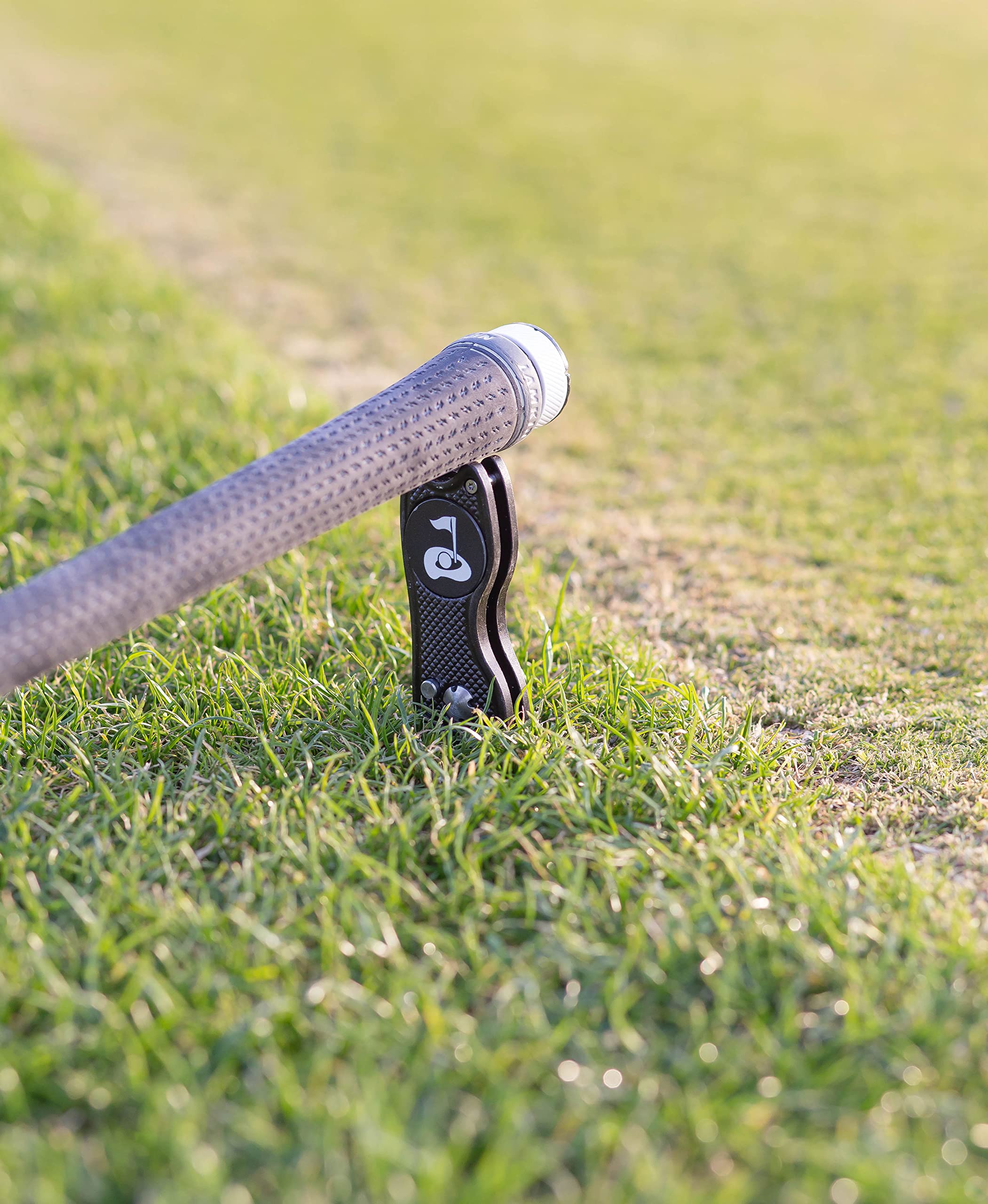 Metal Golf Divot Repair Tool with Ball Marker & Clip - for Golf Course Use