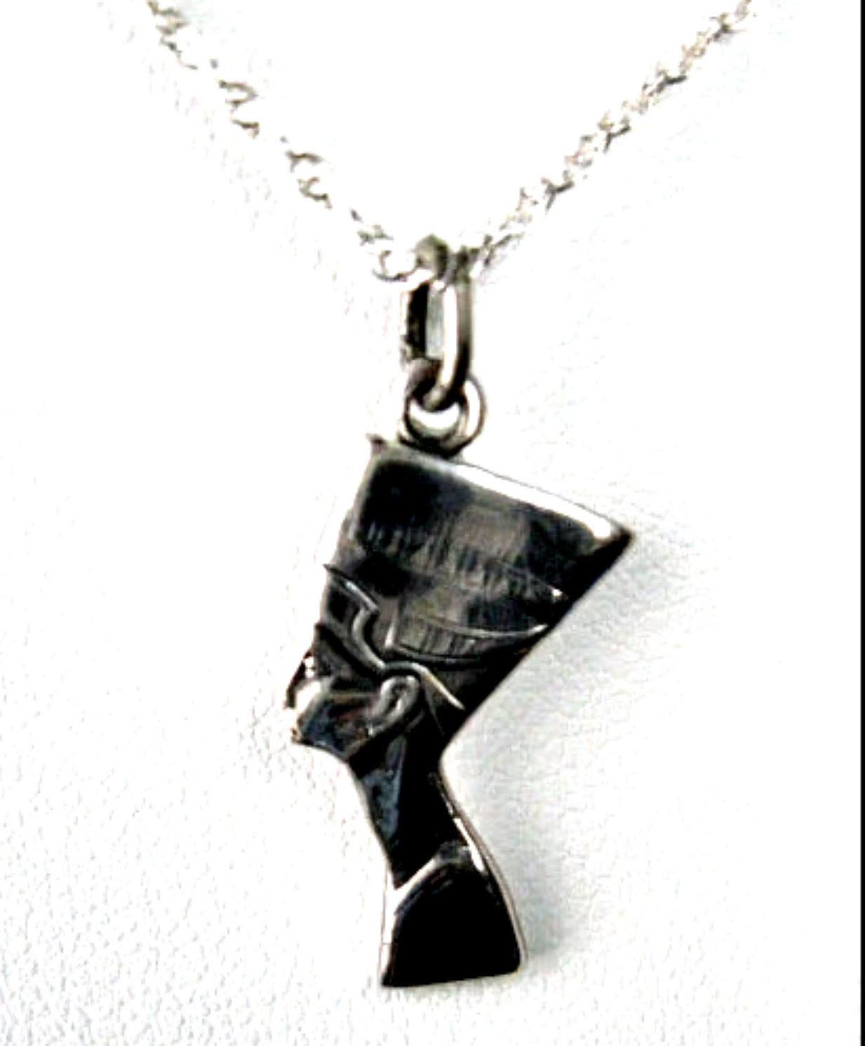 Egyptian Sterling Silver Nefertiti Pendant Necklace - King Tut Exhibit 1974 Replica - Elegant Jewelry for Women, Gift for History Lovers, Perfect for Weddings & Special Occasions