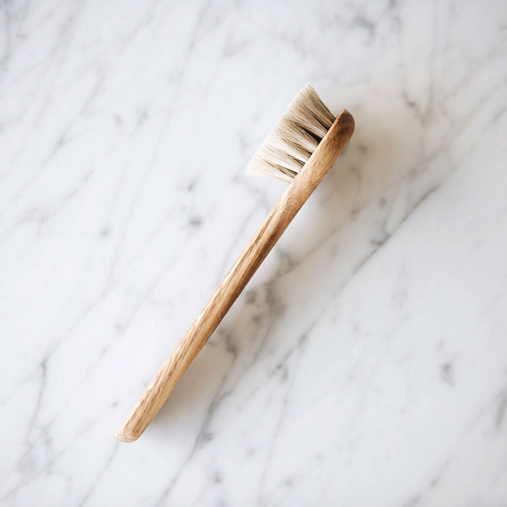 Premium Round Face Brush for Flawless Makeup Application - Soft Bristles for Blending & Contouring - Perfect for Foundation, Powder & Cream Makeup - Ideal for Daily Beauty Routine & Professional Makeup Artists