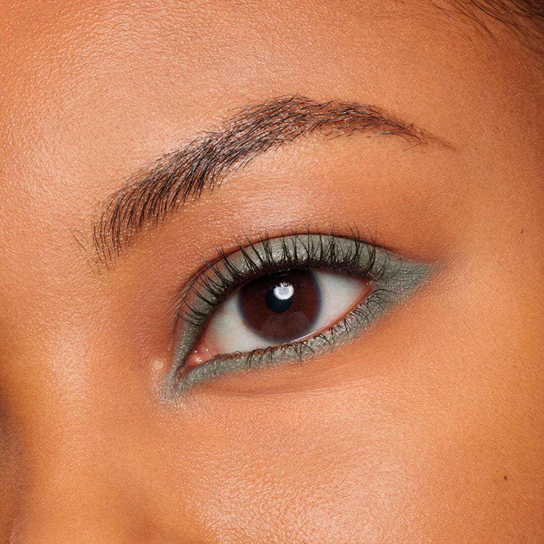 Revlon ColorStay Eyeliner - Long-Lasting Charcoal Black Eye Liner (0.28g) for Smoky Eyes & Everyday Makeup | Waterproof & Smudge-Proof