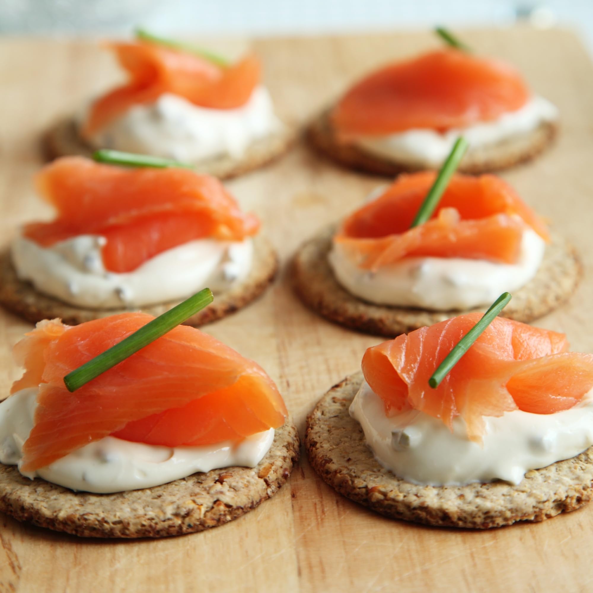 Organic Scottish Smoked Salmon Slices - EU Certified, 8 Pack (4oz Each) - Premium Wild Caught, Gluten Free, Keto & Paleo Friendly - Perfect for Charcuterie Boards, Salads & Gourmet Recipes
