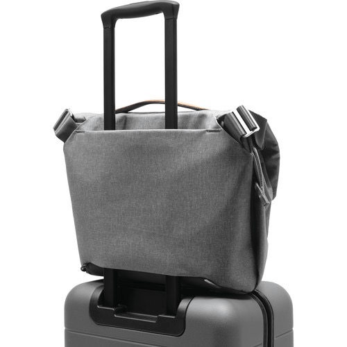 Peak Design Everyday Messenger 13L V2 Ash - Premium Camera Bag for Photographers | Durable & Stylish Shoulder Bag for DSLR, Mirrorless Cameras & Laptop | Perfect for Travel, Commuting & Street Photography