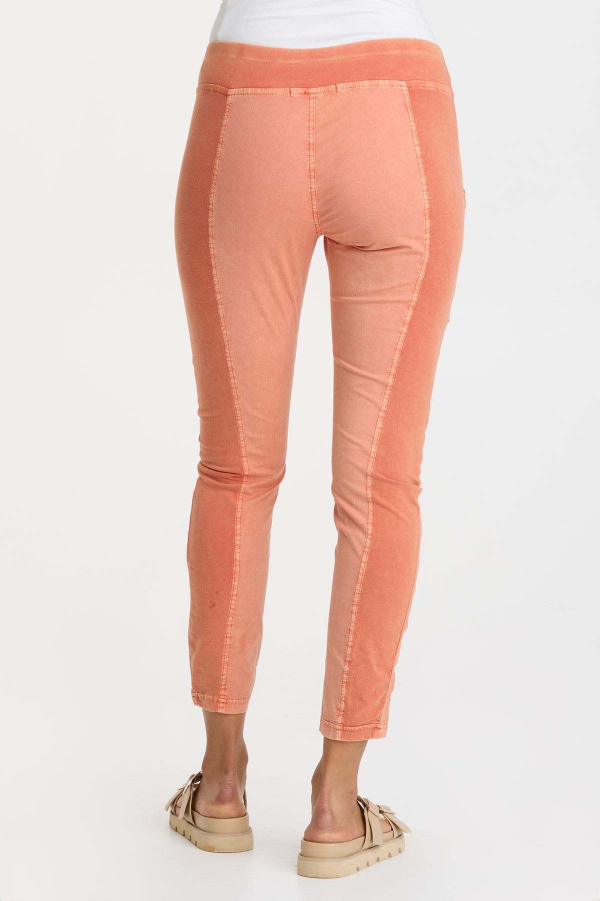 Malanda Distressed Wash Jeans - High-Quality Vintage Denim Pants for Men & Women | Perfect for Casual Wear, Street Style & Everyday Outfits
