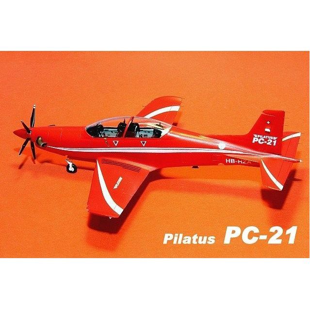 1/72 Pilatus PC-21 Plastic Model Kit - 3D Blitz 72101 with Authentic Australian Decals | Perfect for Aviation Enthusiasts & Scale Model Collectors