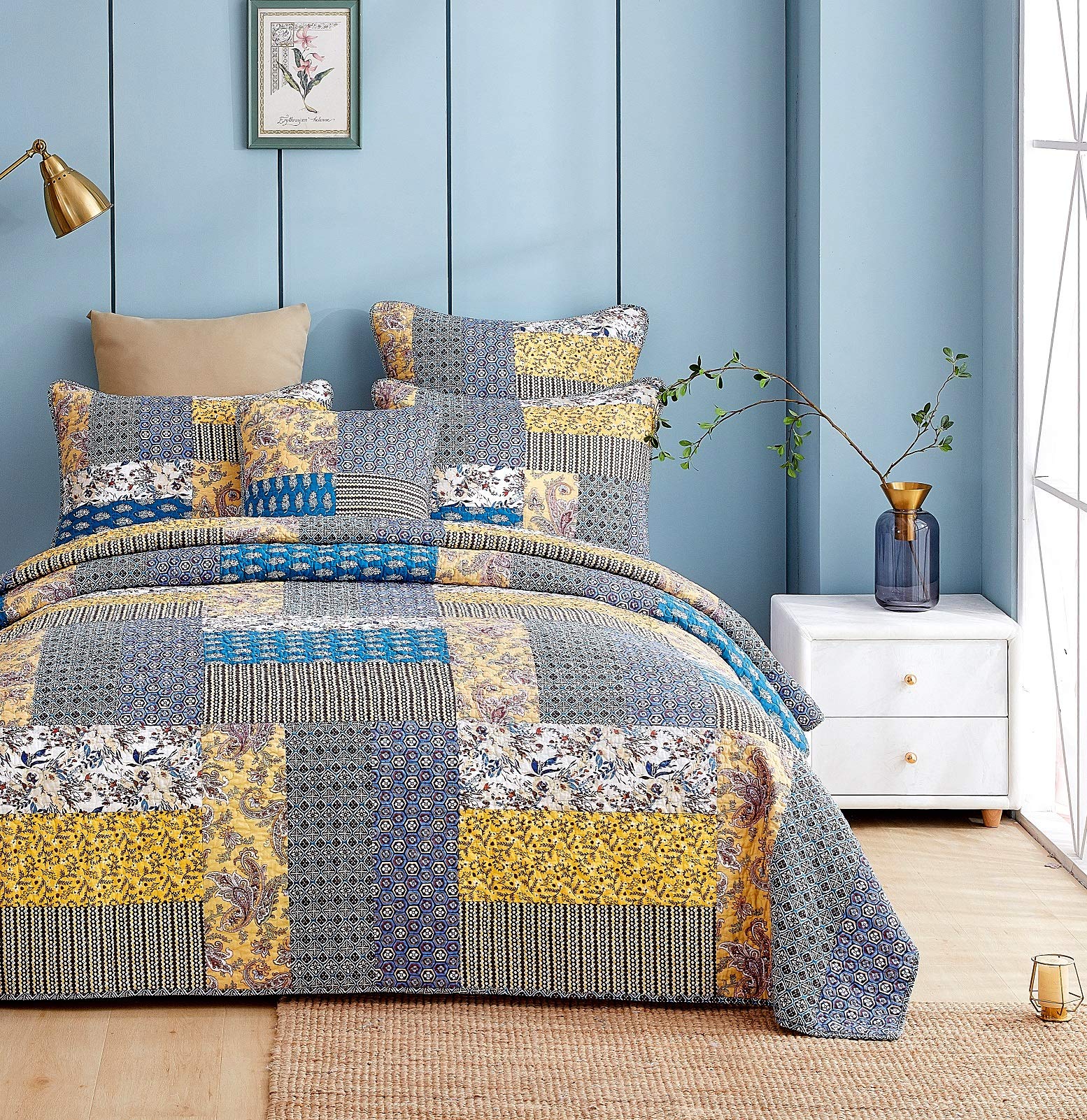 Royal Chambers 3-Piece Patchwork Floral Quilt Set - Cal King Size, Luxury Bedding for Master Bedroom, Guest Room & Cozy Home Decor