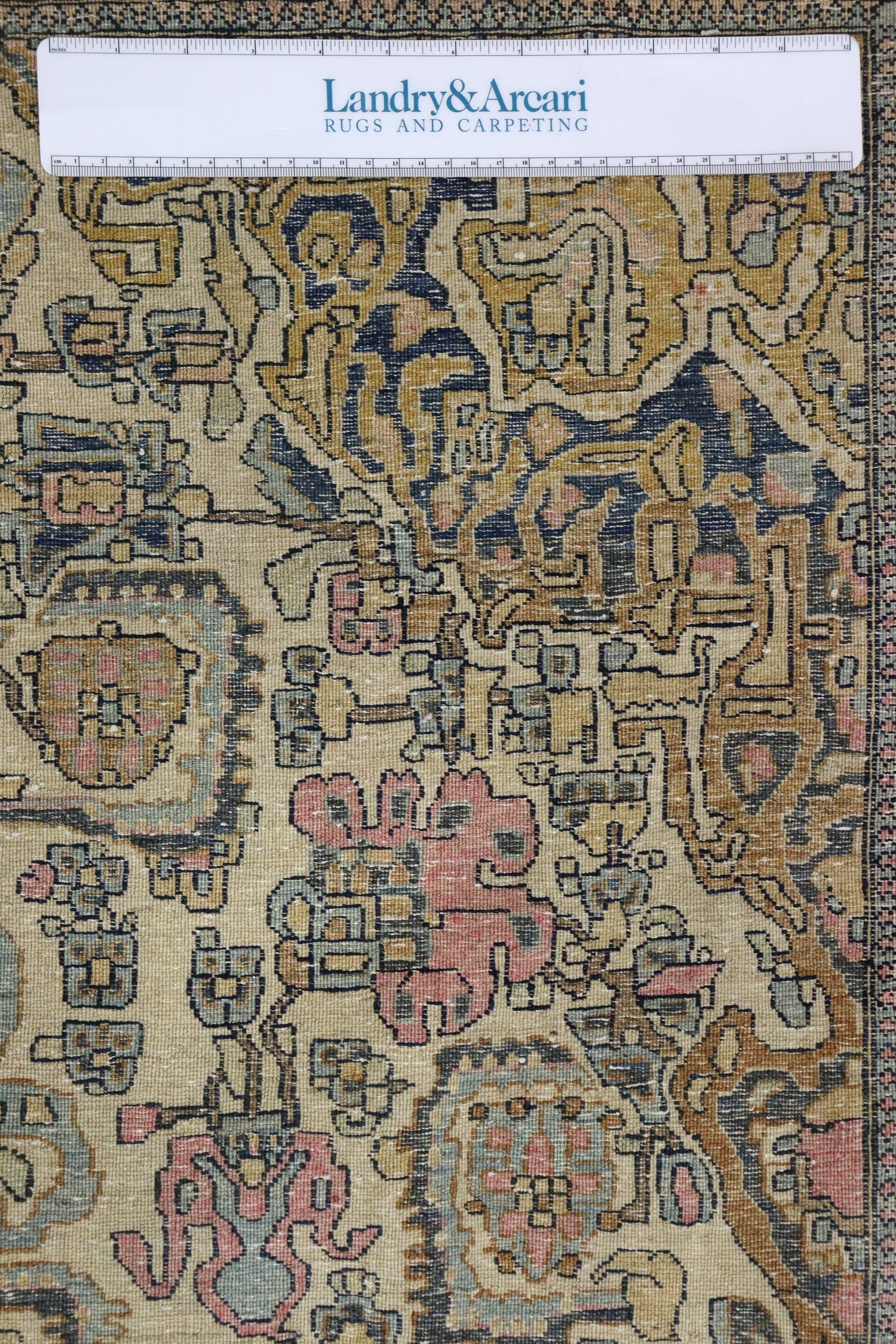 Antique Isphahan Handwoven Traditional Persian Rug - J65769 - Perfect for Living Room, Bedroom & Home Decor
