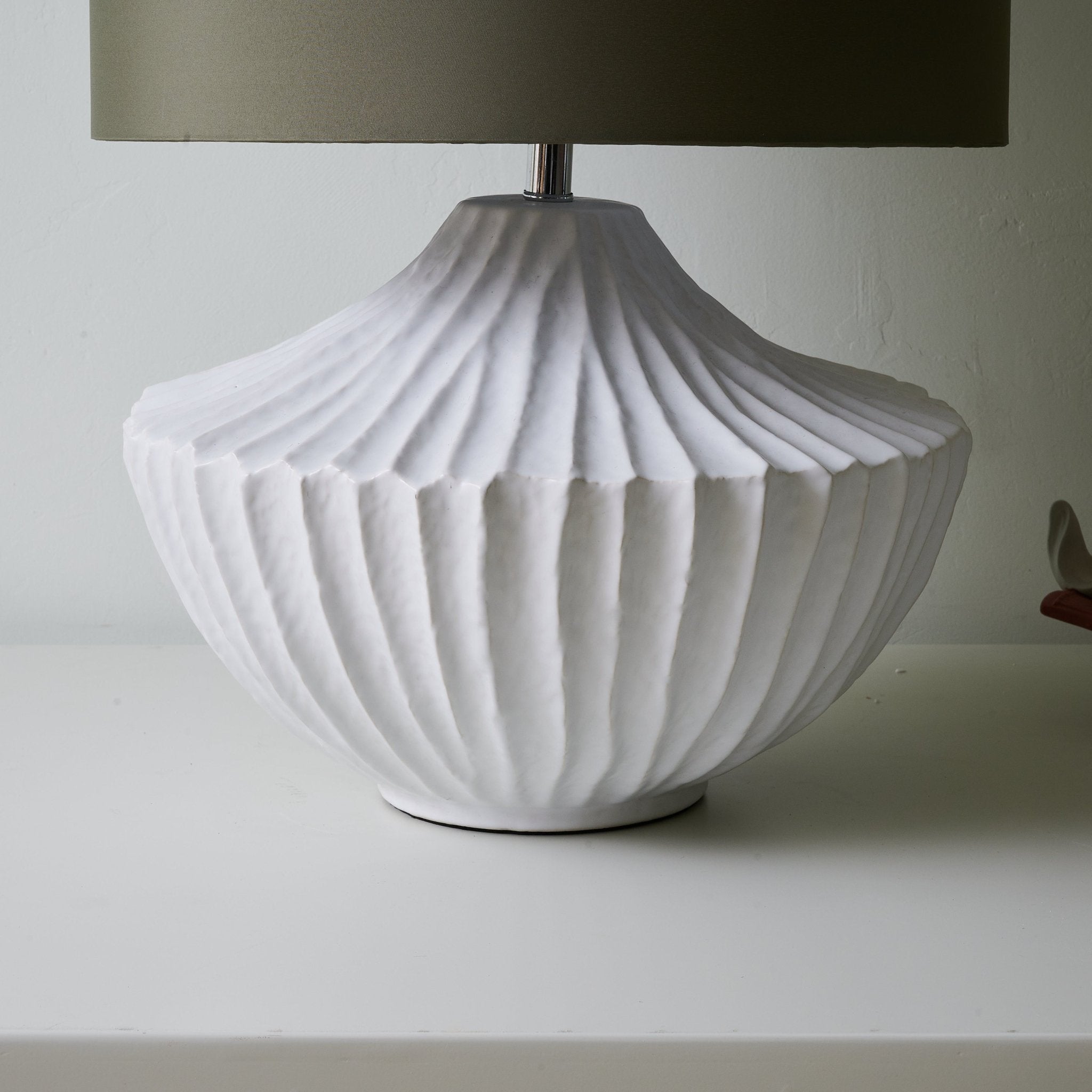 Terra Shell Table Lamp - Modern Decorative Lighting for Bedroom, Living Room & Office - Stylish Home Decor Accent Light