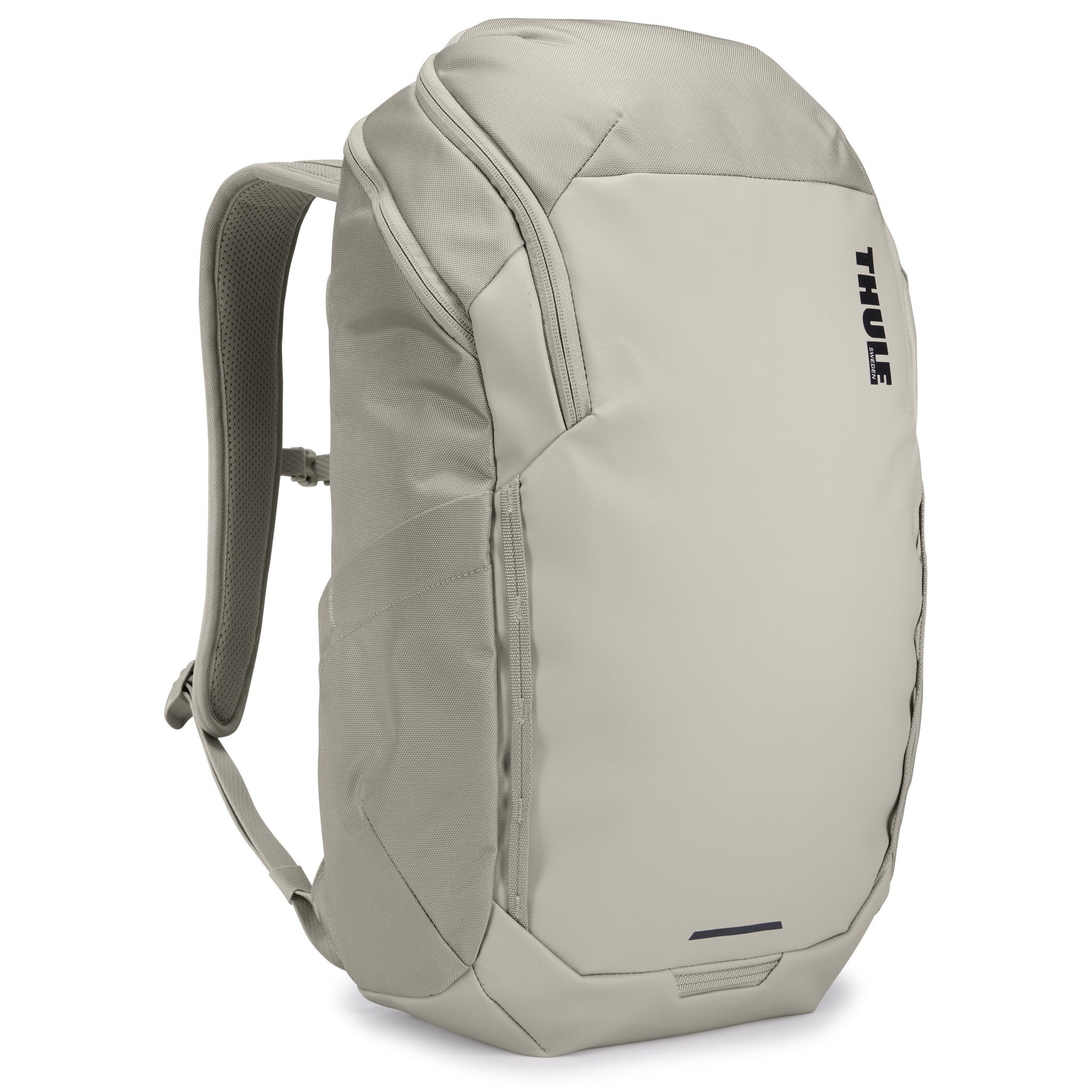 Thule Chasm 26L Laptop Backpack - Waterproof Travel Backpack for Men & Women - Perfect for Commuting, Business Trips & Outdoor Adventures