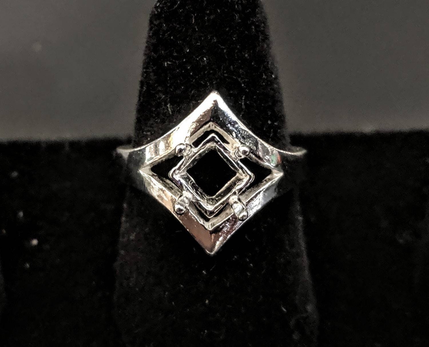 14K Gold or Sterling Silver 7mm Square Princess Cut Pre-Notched Ring Setting - Size 7 (Item# 163888/143888) - Perfect for Engagement Rings, Wedding Bands & Jewelry Making