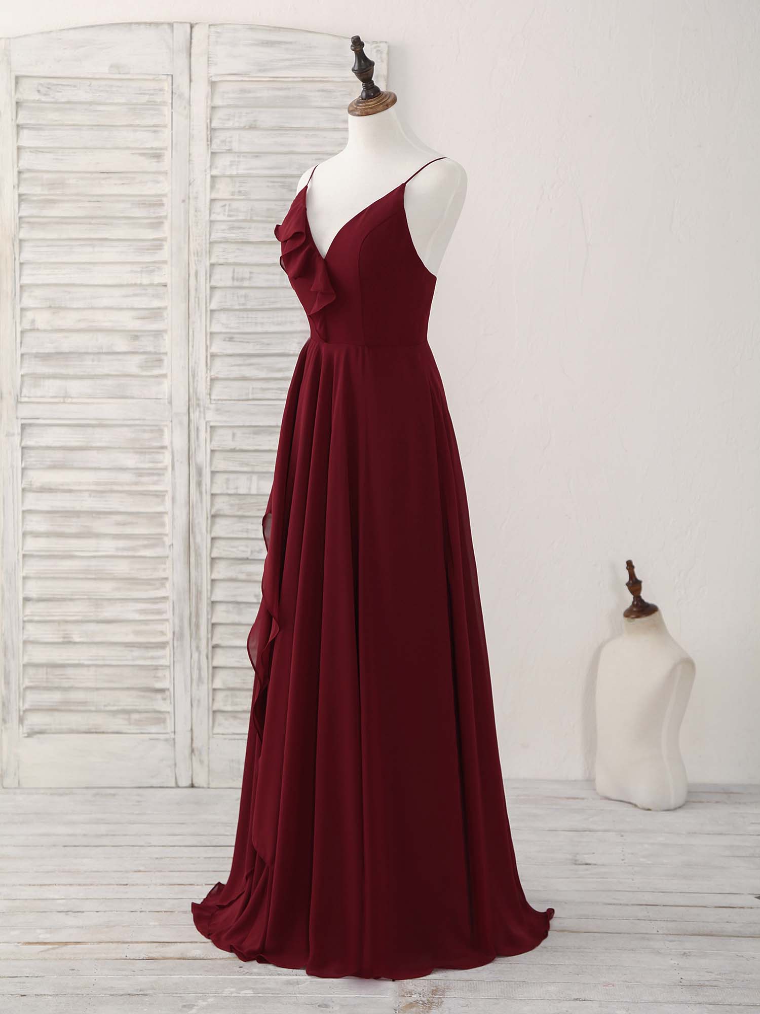 Elegant Burgundy V-Neck Chiffon Long Prom Dress for Women - Perfect for Bridesmaid, Evening Gown & Formal Occasions