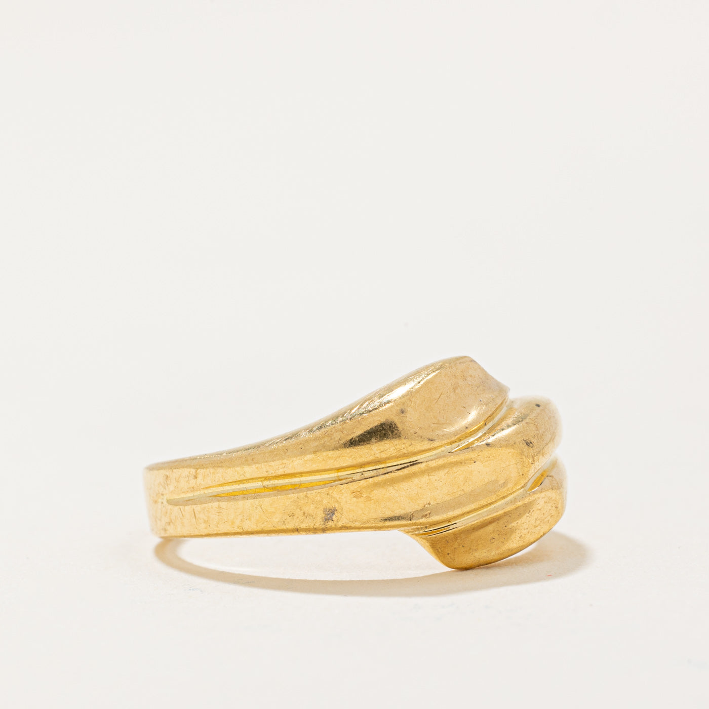 18K Yellow Gold Ring for Women - Size 5.75 - Elegant Wedding Band, Anniversary Gift, or Everyday Jewelry - Perfect for Special Occasions & Daily Wear