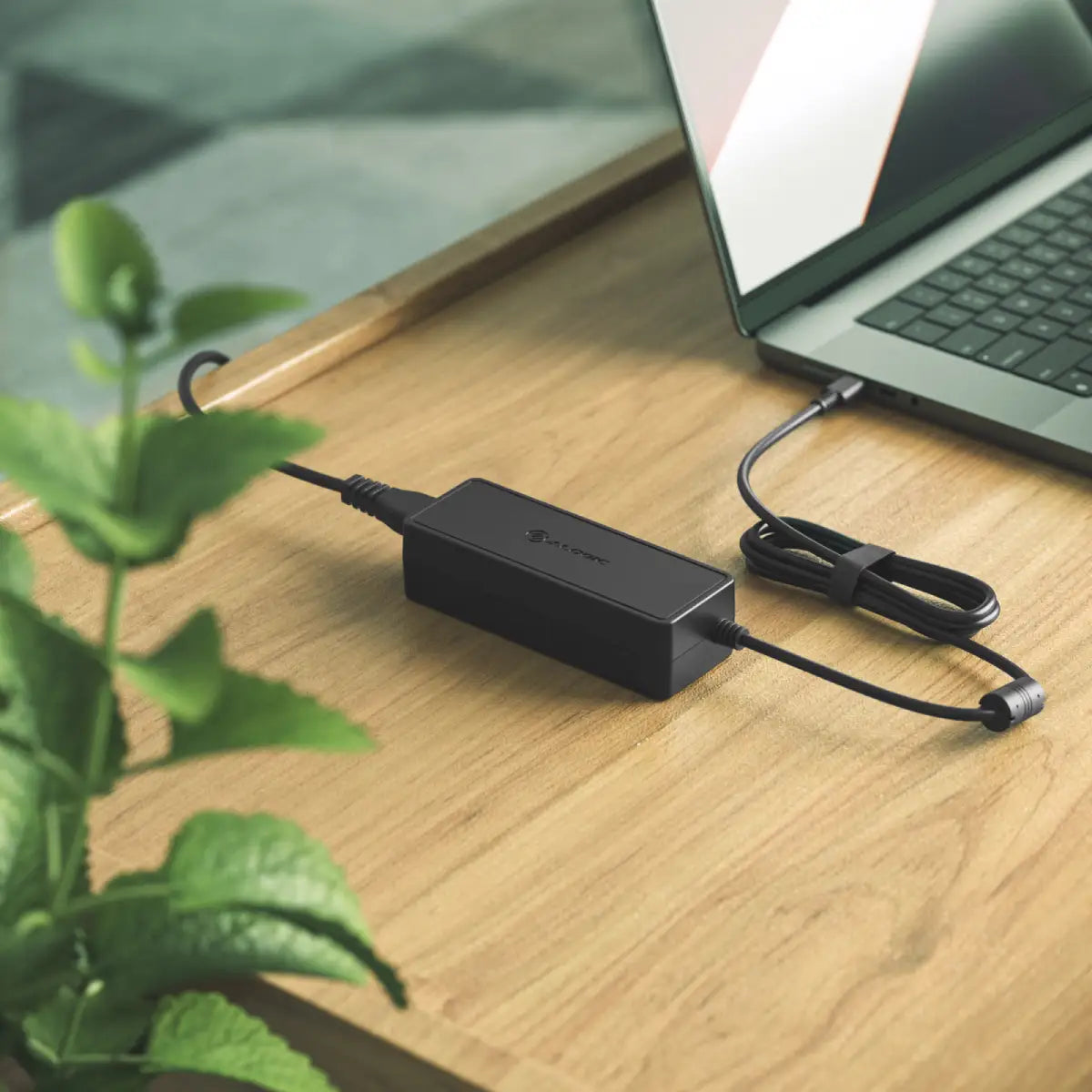100W USB C GaN Fast Charger - Compact & Powerful Wall Charger for MacBook, iPhone, Samsung - Perfect for Travel, Office & Home Use