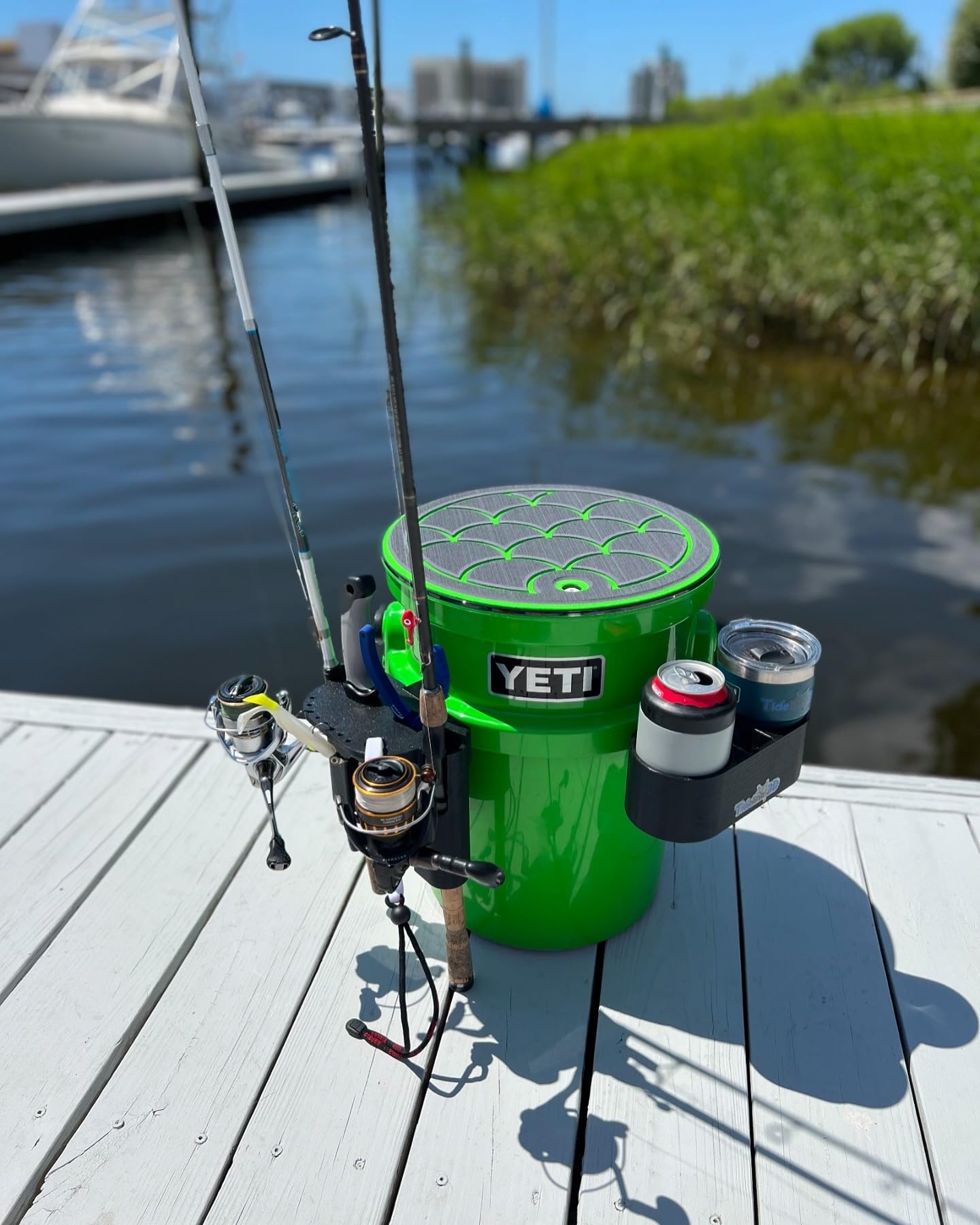YETI LoadOut Bucket Fishing Rod Holder - Heavy Duty Rod Organizer for Kayak, Boat & Beach Fishing Accessories | Perfect for Anglers & Outdoor Enthusiasts