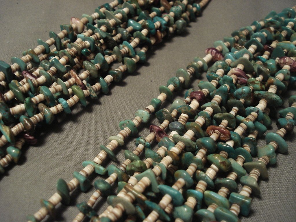 Vintage Navajo Native American Jewelry - 245 Gram Natural Green Turquoise & Spiny Oyster Shell Necklace for Women - Handmade Southwest Style Statement Piece for Boho Fashion, Festivals & Special Occasions