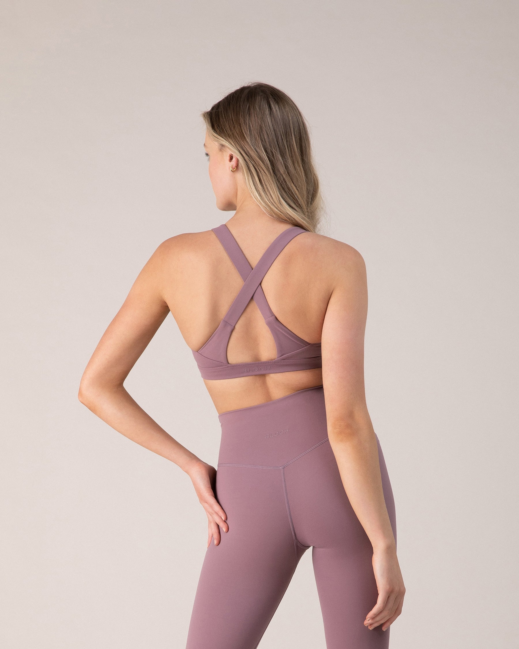 BLOCH Women's Criss Cross Sports Bra - Supportive Workout Top for Yoga, Running & Gym - Comfortable & Breathable Activewear