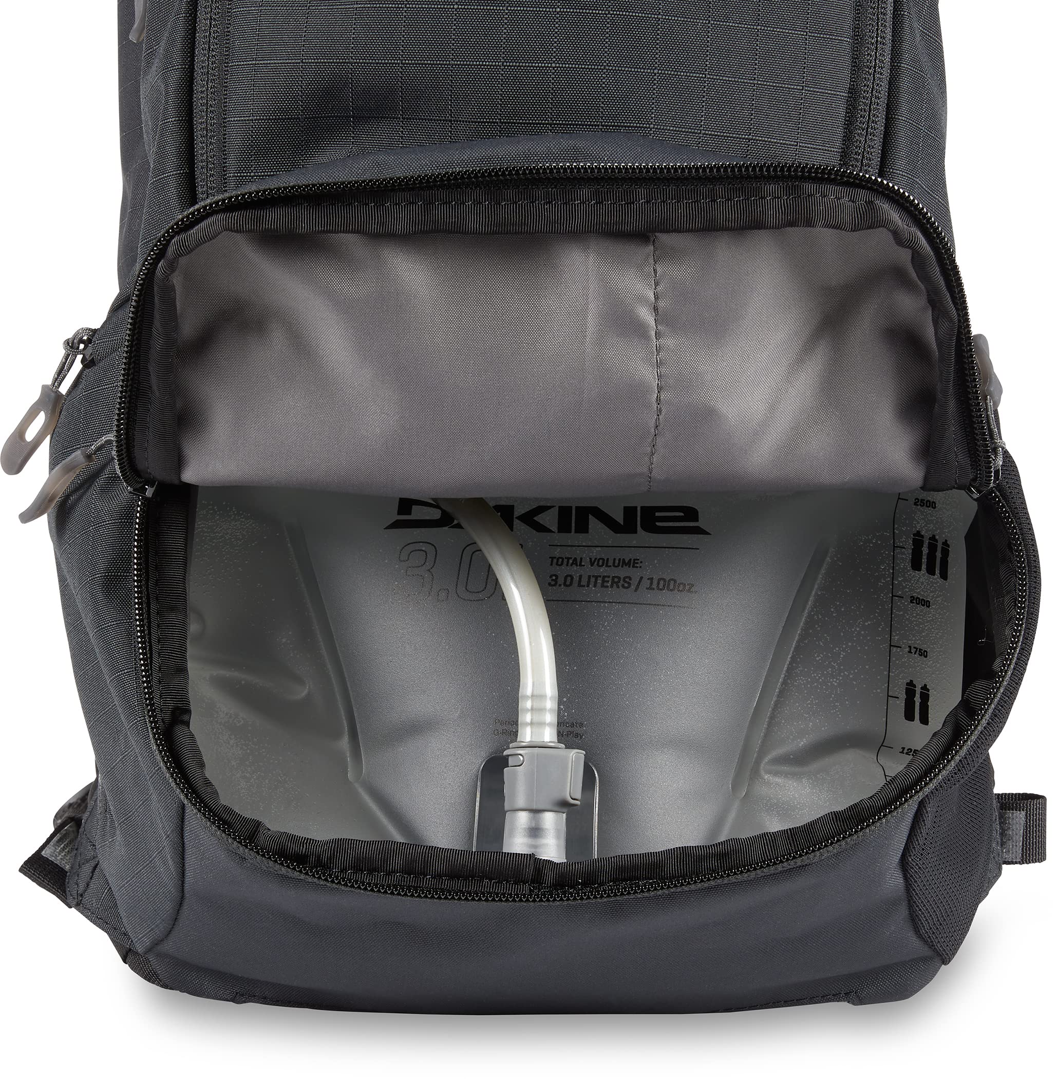 Dakine Syncline 16L Backpack - Lightweight Hiking Daypack for Men & Women, Black, One Size - Perfect for Outdoor Adventures, Travel & Daily Commute