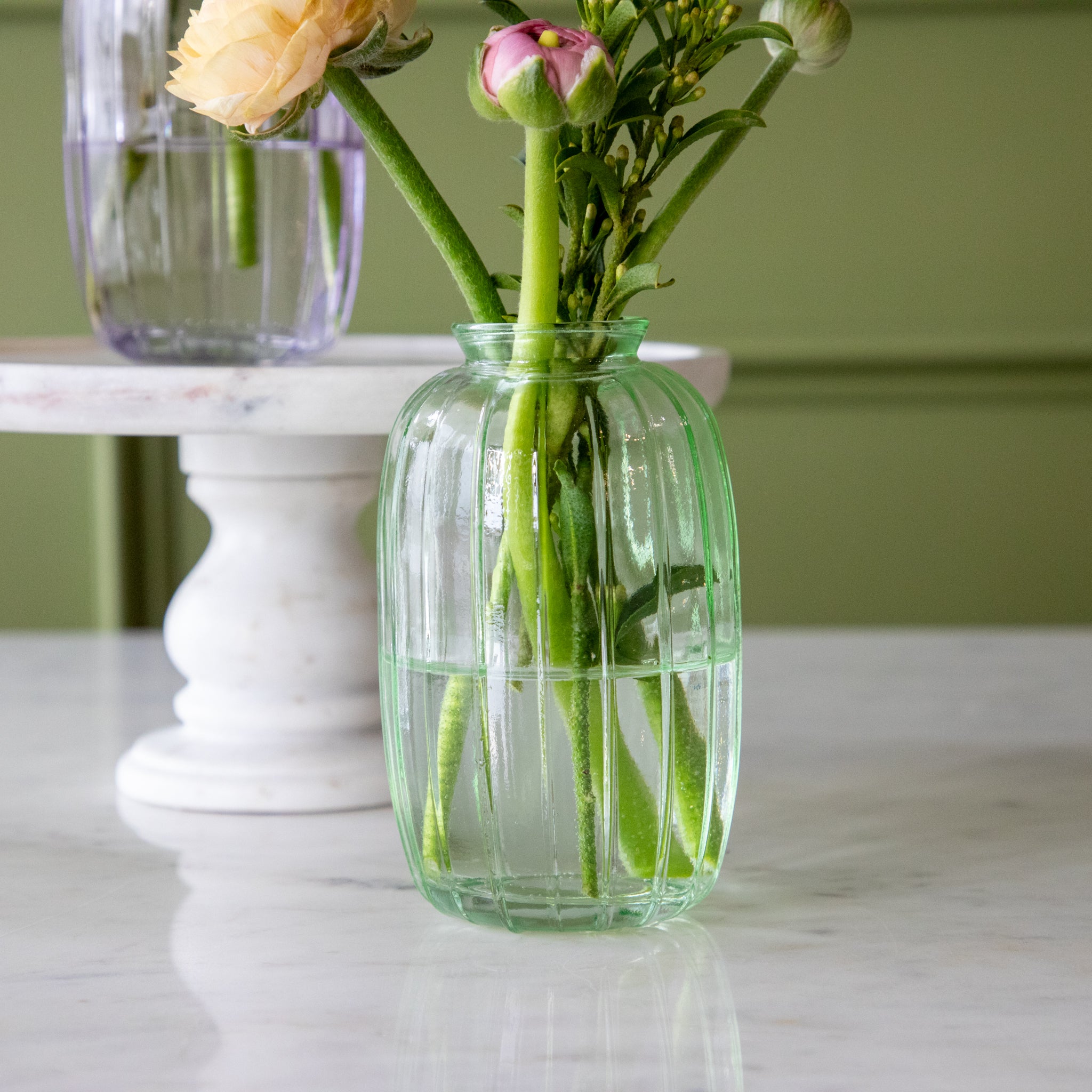Elegant Glass Bud Vase for Flowers - Small Floral Centerpiece for Weddings, Home Decor, and Table Settings