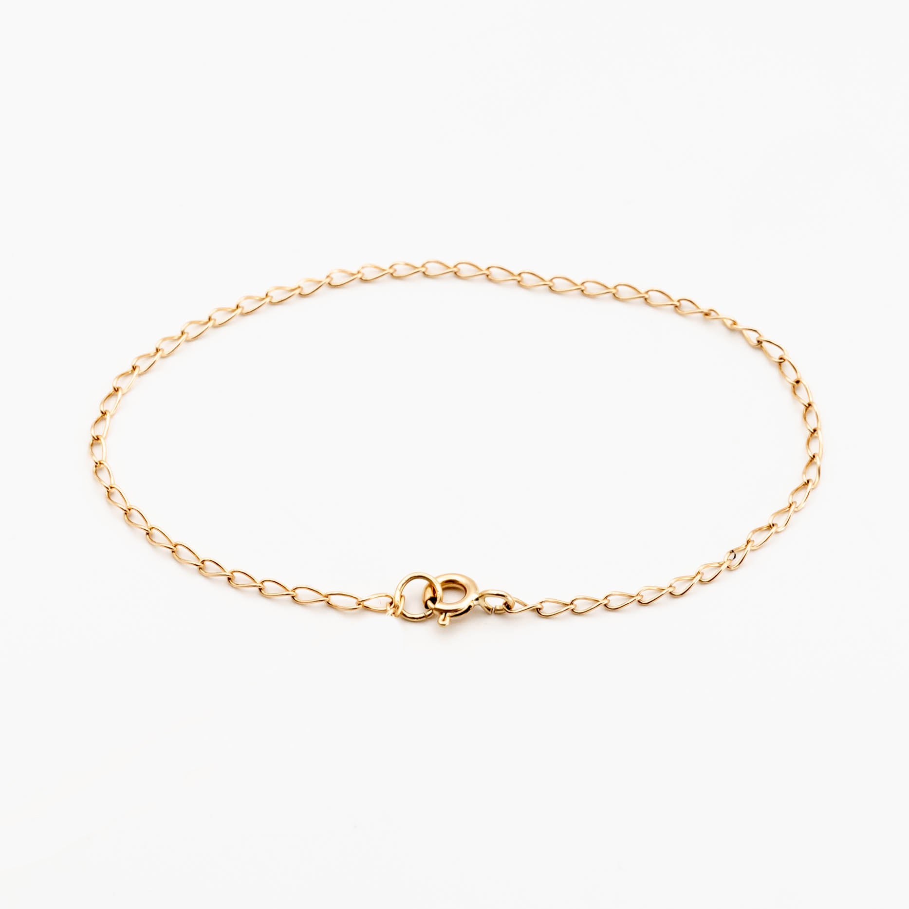 Stylish Elongated Curb Chain Anklet for Women - Trendy Gold/Silver Layering Ankle Bracelet - Perfect for Beach, Summer Outfits & Boho Fashion
