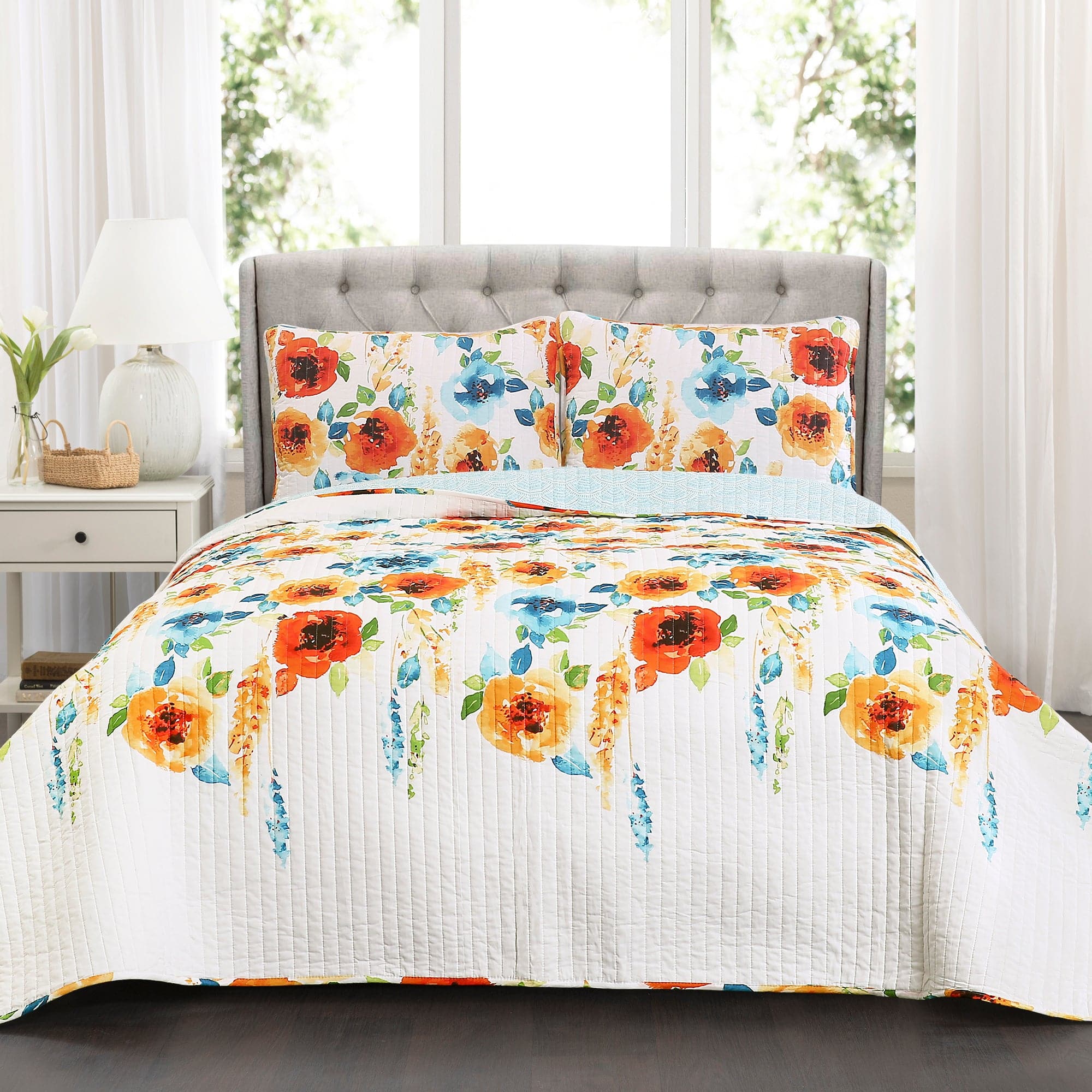 Percy Bloom Quilt 3-Piece Bedding Set - Soft Floral Comforter with Matching Pillow Shams - Perfect for Master Bedroom, Guest Room & Cozy Home Decor