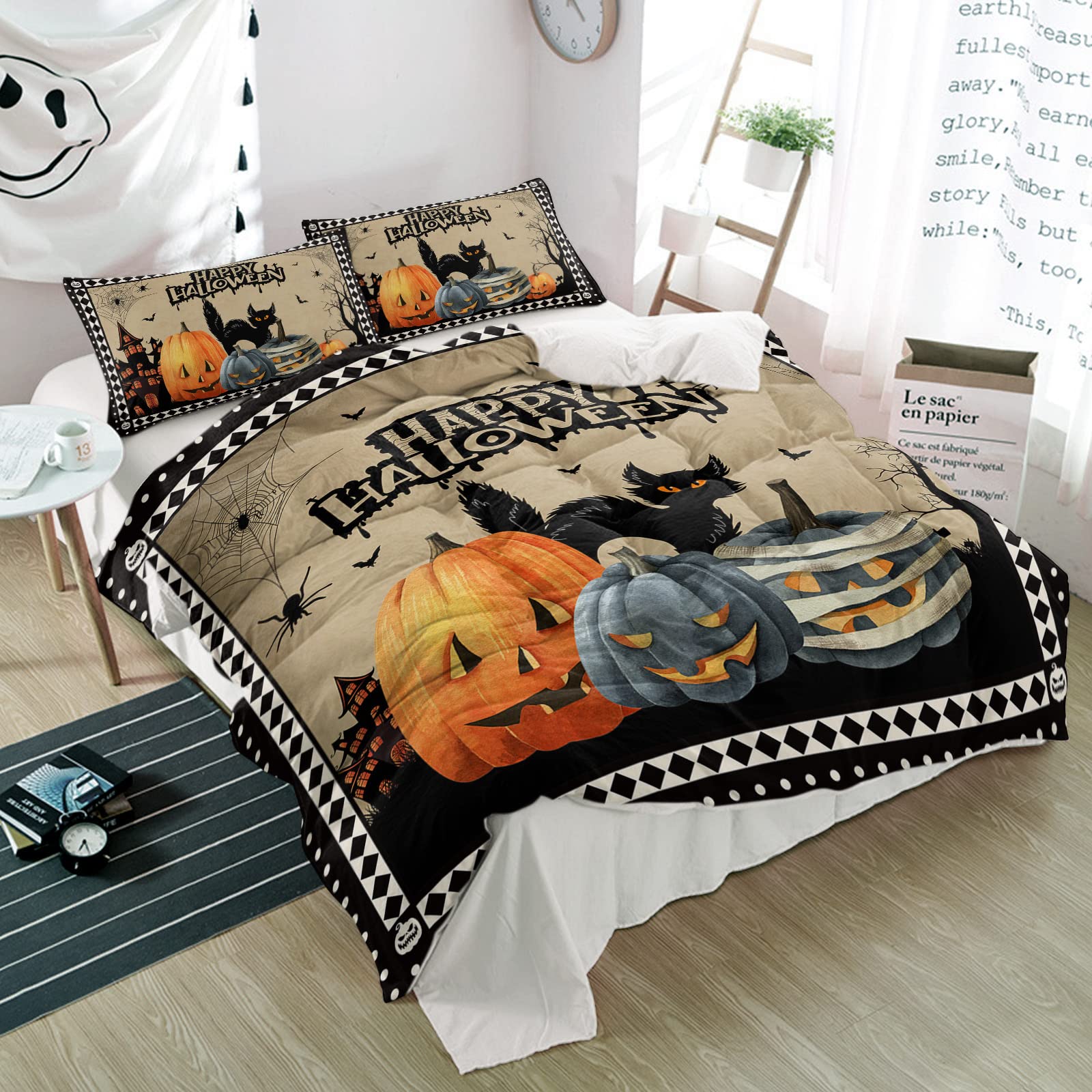 Possta Decor 3-Piece Halloween Duvet Cover Set - Pumpkin Haunted House Design with Black Cat & Spiders Web Print, Soft Microfiber Quilt Cover & Pillowcases, Black Lattice Pattern King Size Bedding for All Seasons | Perfect for Spooky Bedroom Decor, Halloween Parties & Themed Guest Rooms