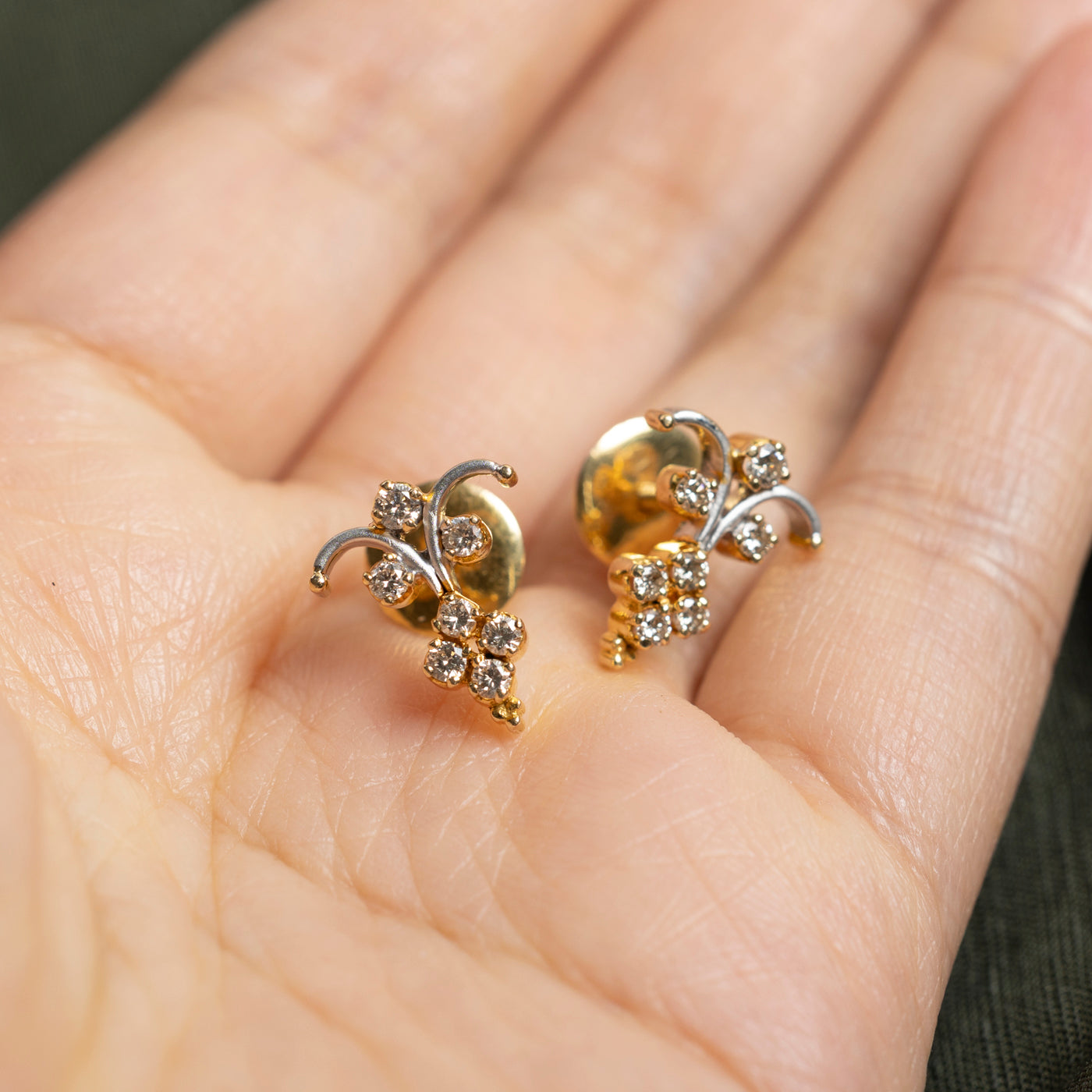 0.47ctw Diamond Cluster Stud Earrings for Women - Sparkling Round Cut Cubic Zirconia Earrings for Everyday Wear, Party & Special Occasions
