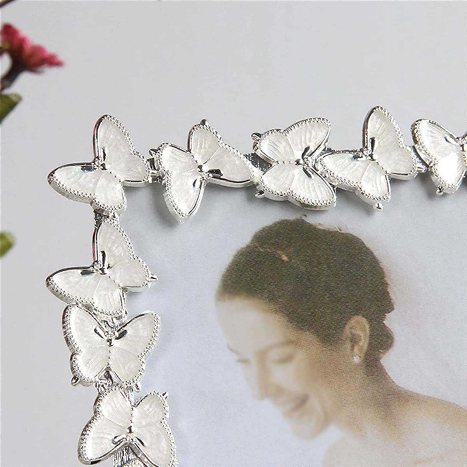 Nordic Style Metal Butterfly Photo Frame - Elegant Wedding & Home Decor for Wall or Desktop Display - Perfect for Living Room, Bedroom, Office & Gift Giving