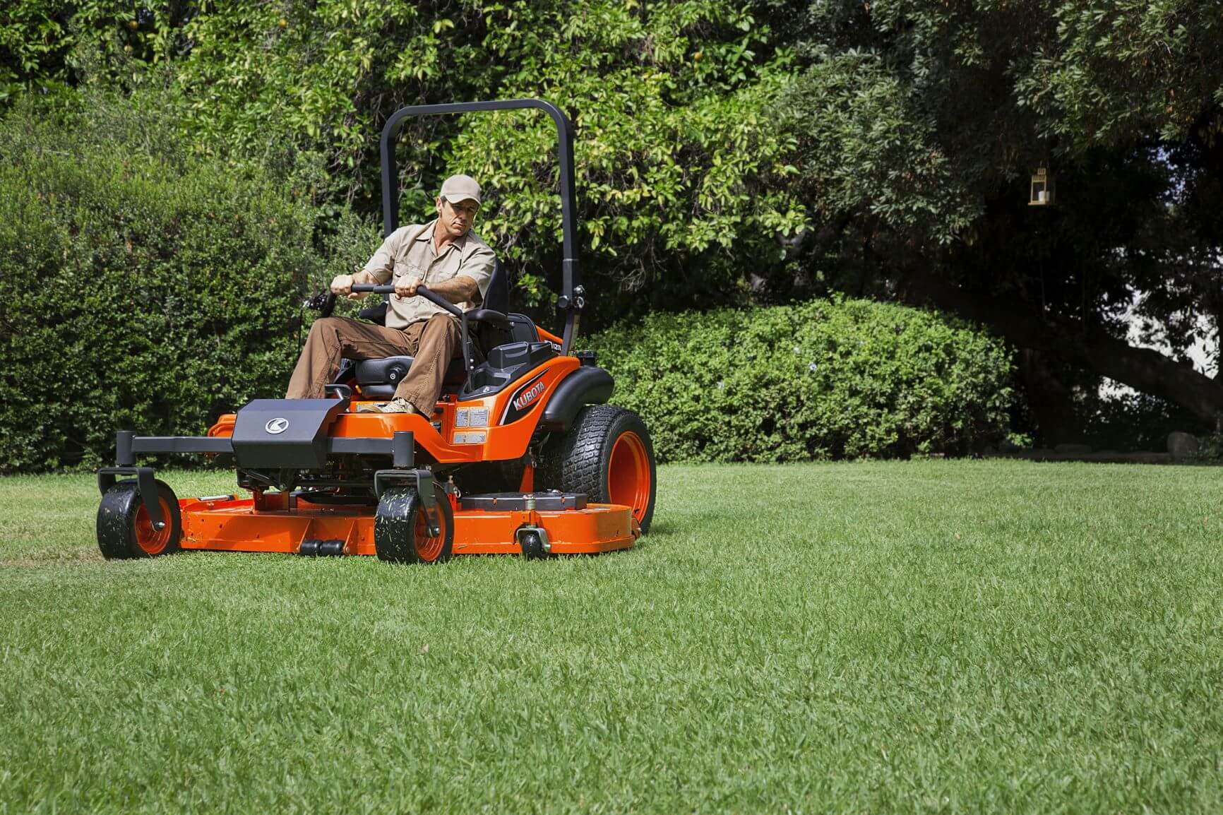 Kubota ZD1211 60-Inch Zero Turn Diesel Mower - Commercial Grade Lawn Tractor for Large Yards & Landscaping | ZD1200 Series Heavy-Duty Mowing Machine