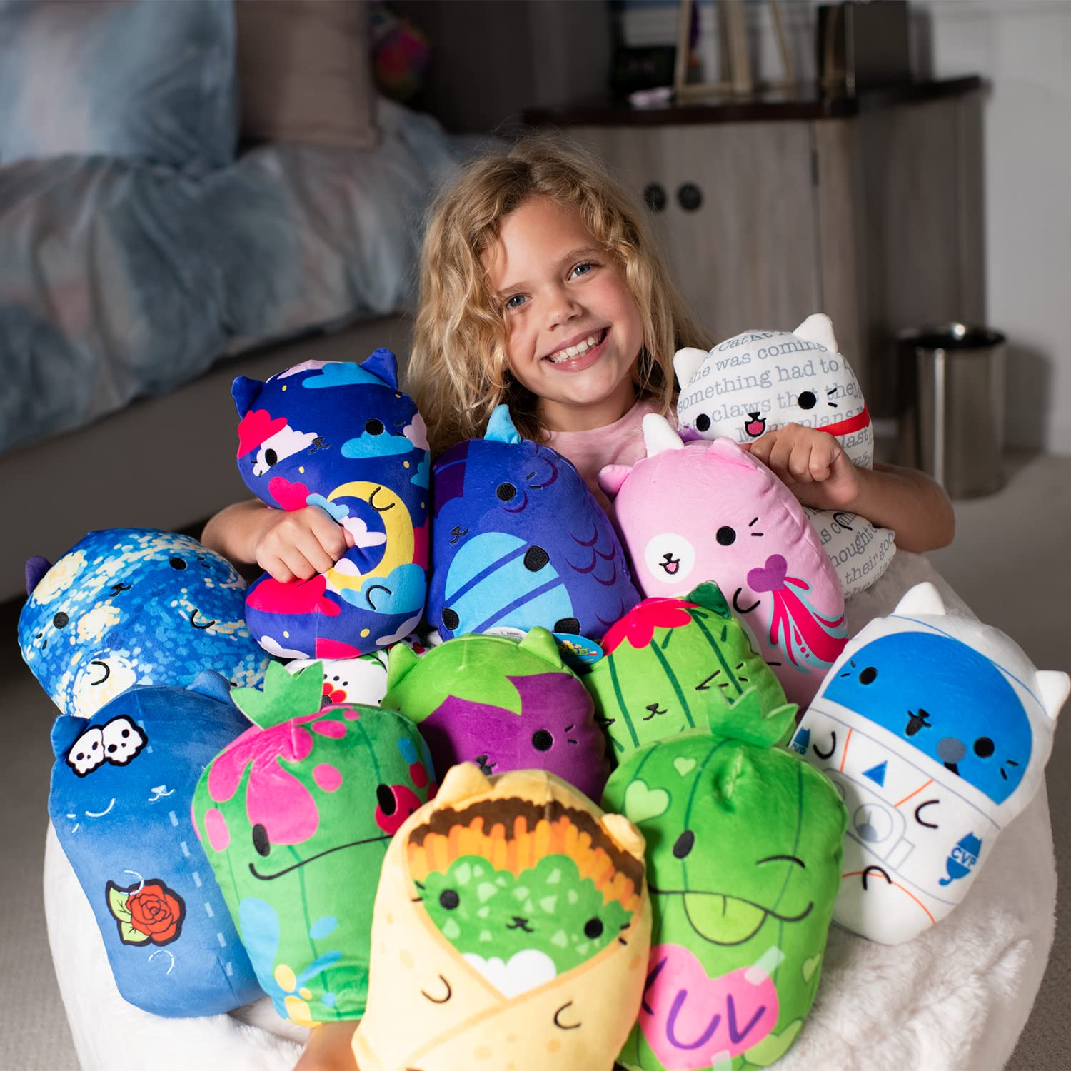Twinkle Kitty Jumbo Plush Toy - Super Soft & Squishy Bean-Filled Stuffed Animal for Kids | Collectible Desk Pet, Fidget & Sensory Toy | Perfect for Playtime, Stress Relief & Gift Giving