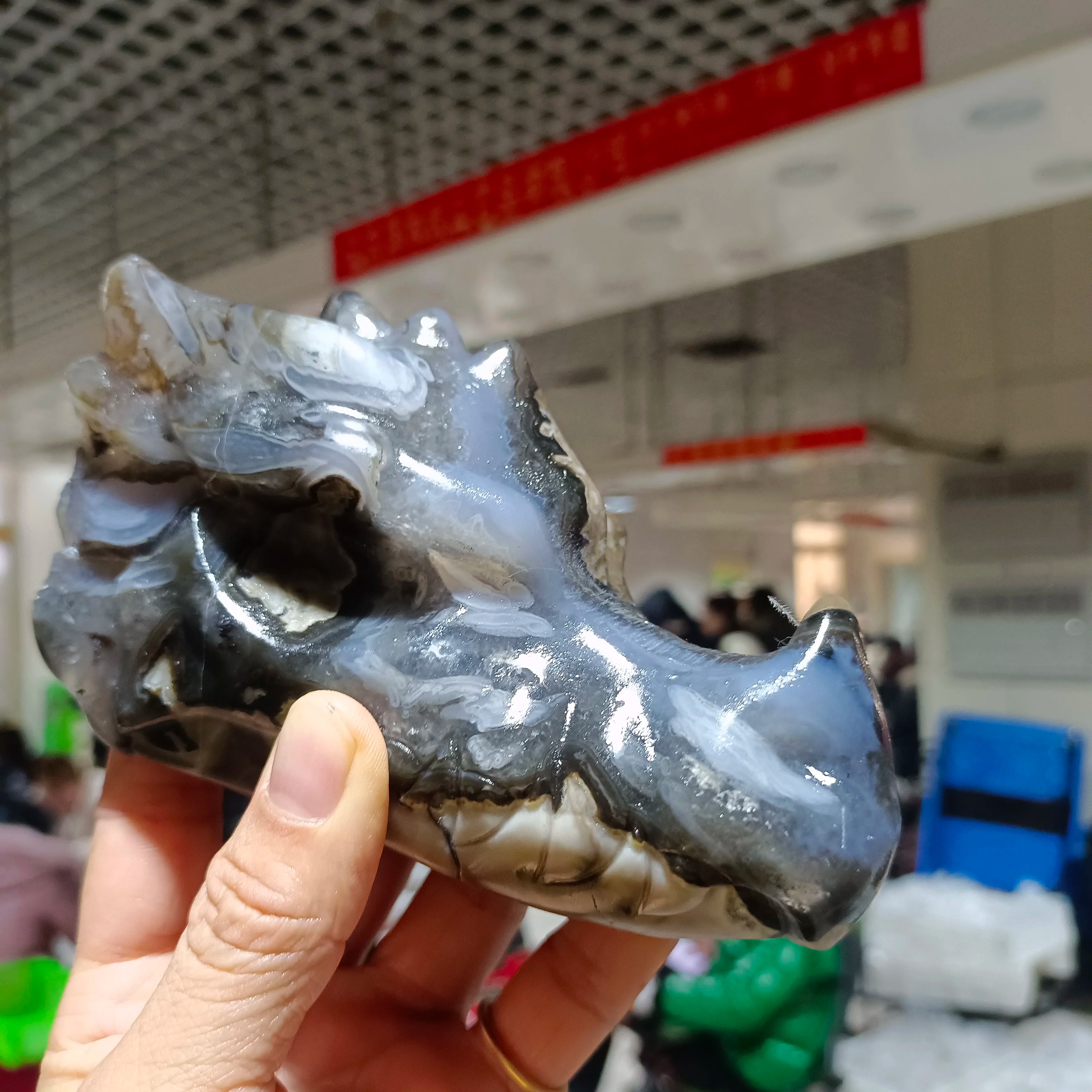 10-15cm Natural Fluorescent Agate Dragon Head Carving - Handcrafted Quartz Crystal Dragon Skull - Healing Stone for Reiki & Meditation - Perfect for Home Decor, Crystal Collection & Spiritual Practice