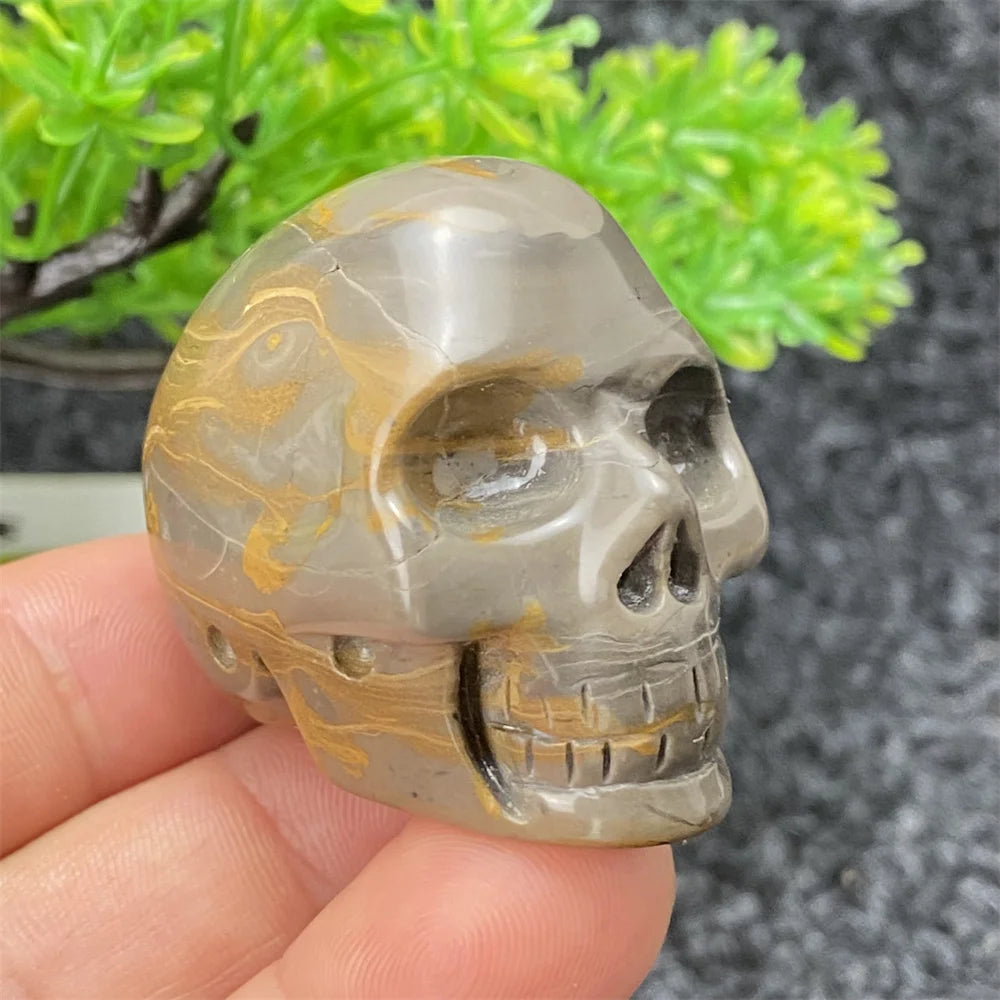 Natural Crystal Hand-Polished Carved Skull - Halloween Decor, Home Decor, Spiritual Healing Stone, Unique Holiday Gift for Collectors & Witches - Perfect for Altars, Meditation & Gothic Decorations