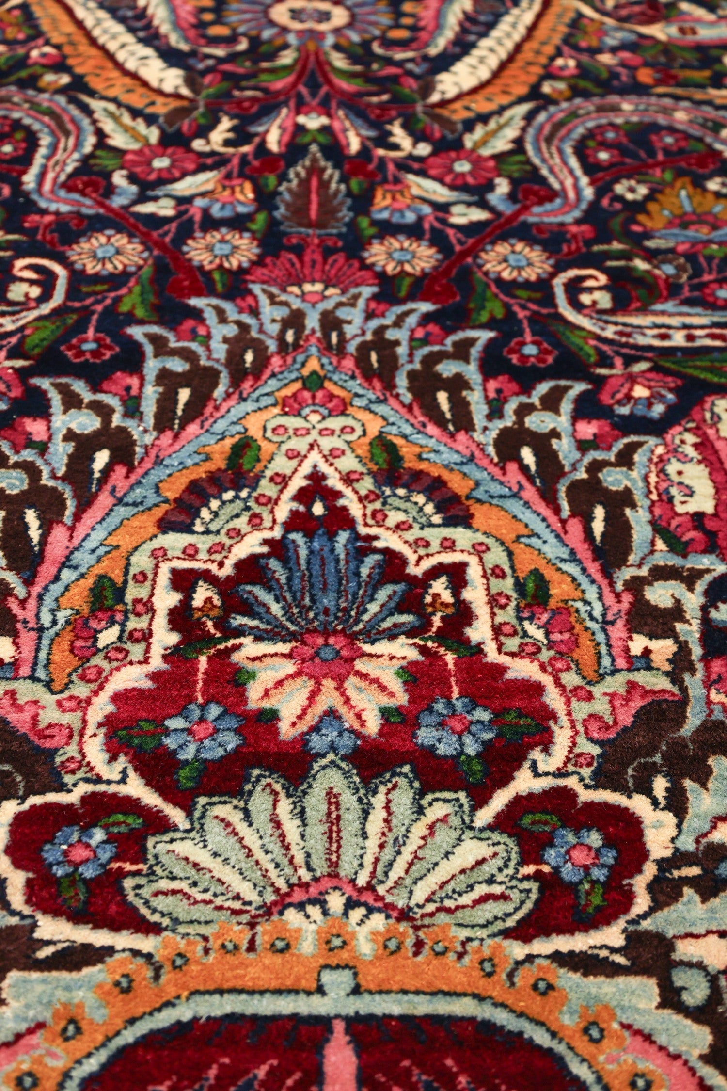 Antique Lavar Kerman Handwoven Traditional Persian Rug - J71998 - Perfect for Living Room, Bedroom & Home Decor