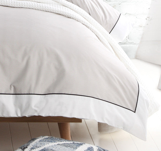 Logan & Mason Essex Stone Quilt Cover Set - Premium Cotton Bedding for Master Bedroom & Guest Room - Cozy Home Decor for All Seasons