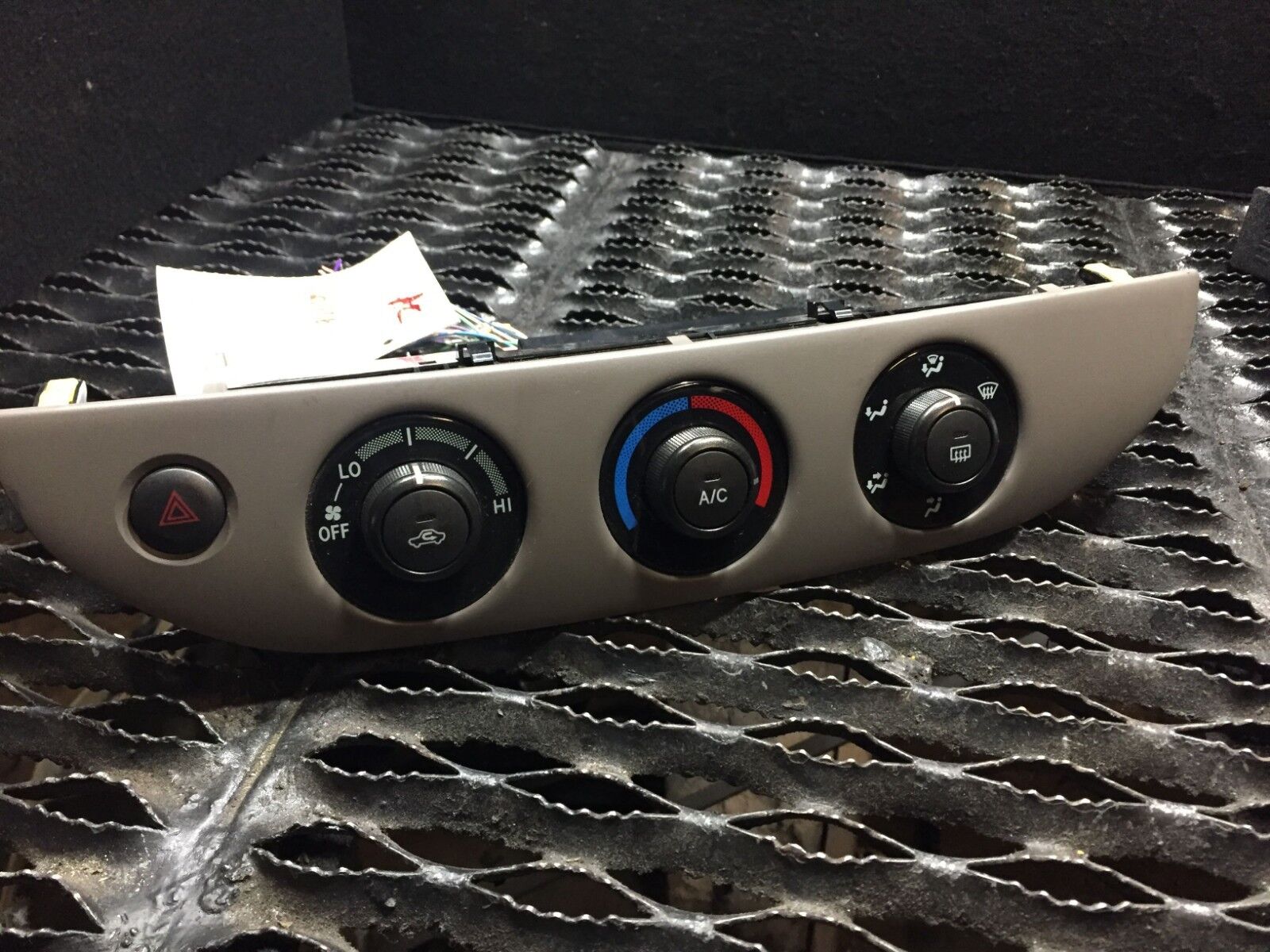 2002-2006 Toyota Camry AC Heater Climate Control Temperature Knob OEM #34 - Perfect for Car Interior Upgrades & Climate System Repairs