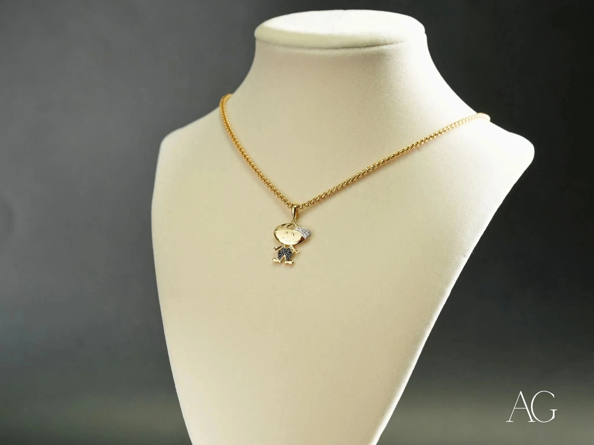 Golden Sun Pendant Necklace - 18K Gold Plated Solar Charm Jewelry for Women - Perfect for Everyday Wear, Gifts & Special Occasions
