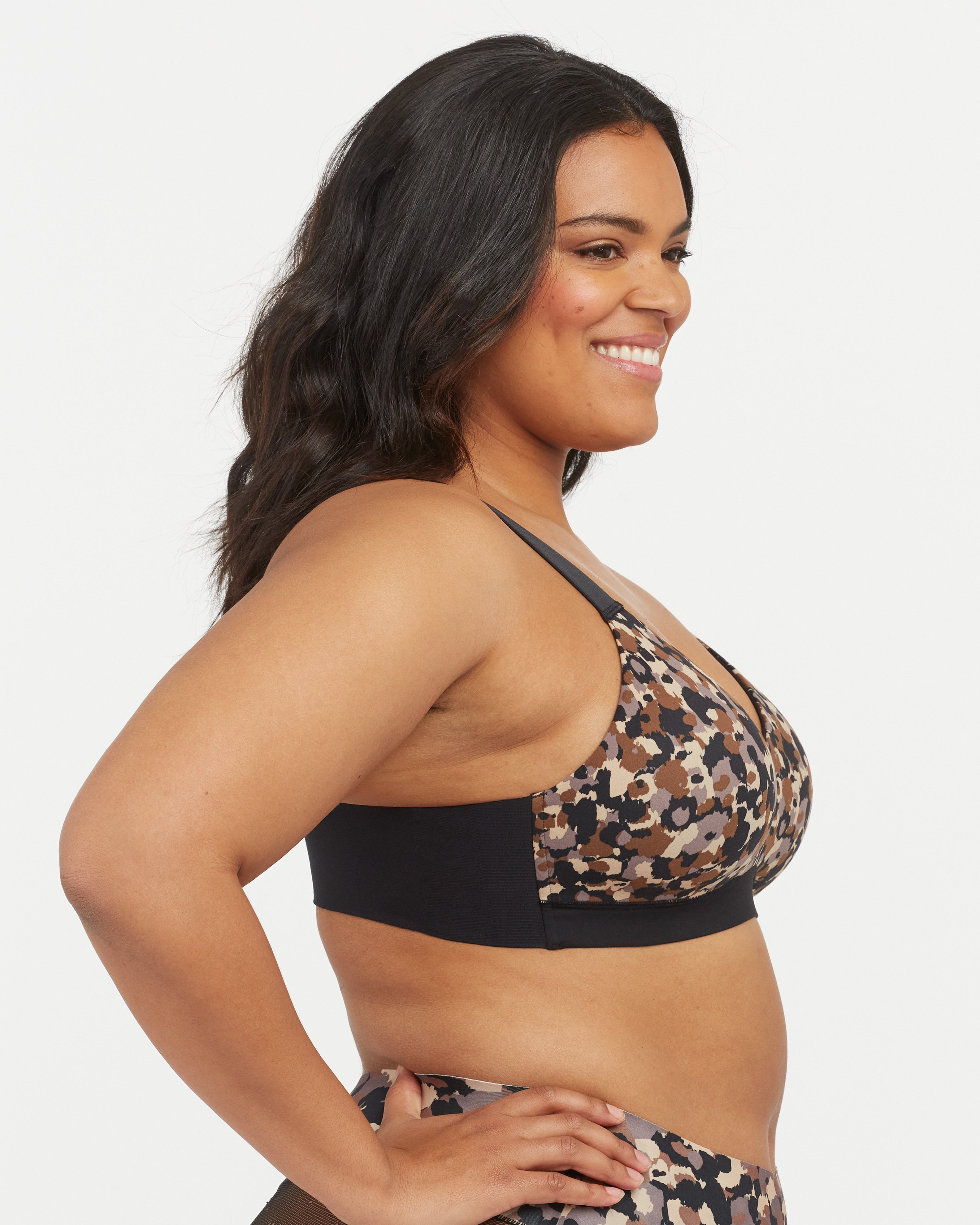 SPANX Smooth Comfort Lightly Lined Bralette - Wireless Support for Everyday Wear, Yoga & Lounge