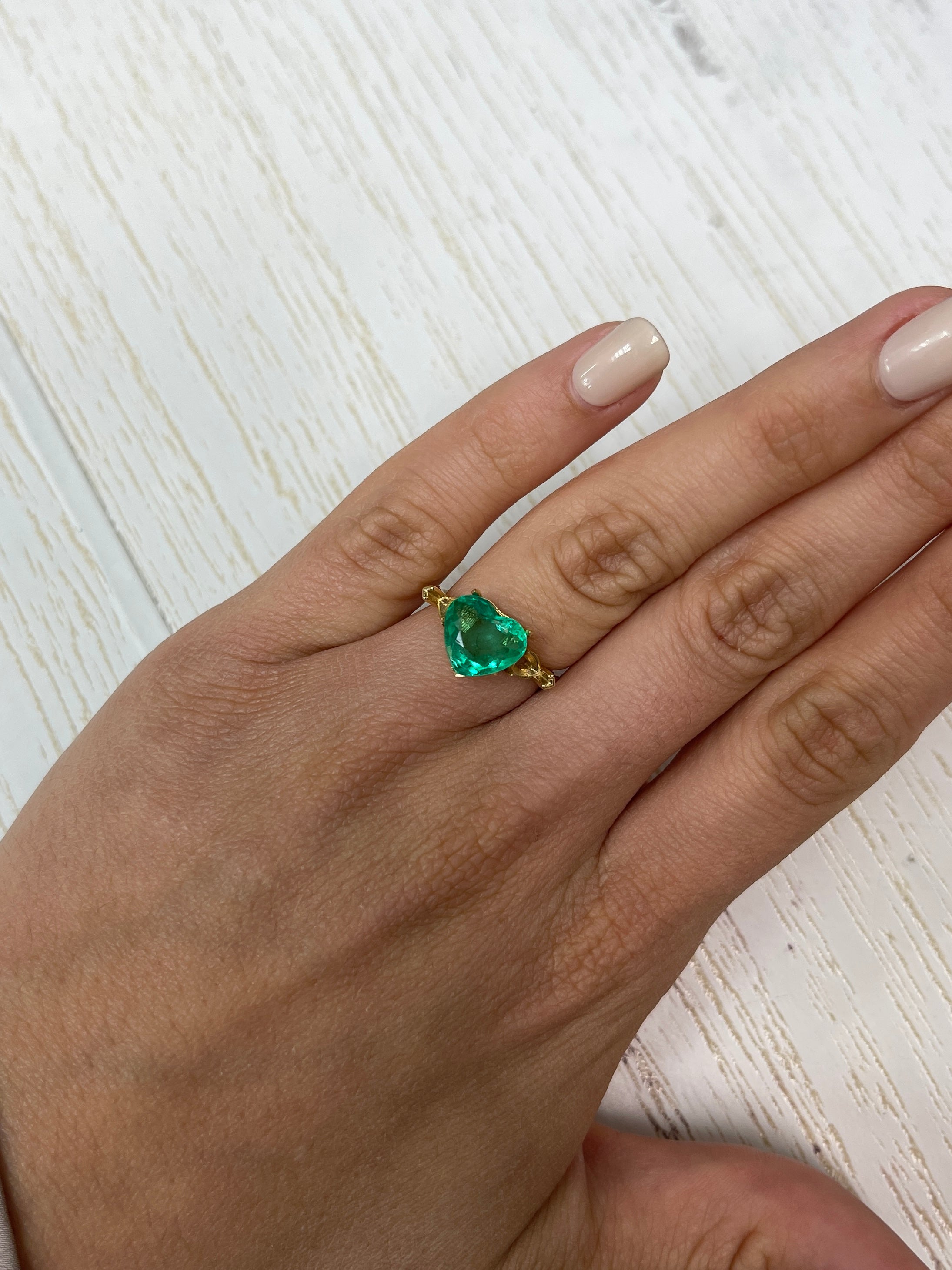 3.21 Carat Natural Colombian Emerald Loose Gemstone - Heart Cut, Spring Green Color for Jewelry Making, Engagement Rings & Fine Jewelry