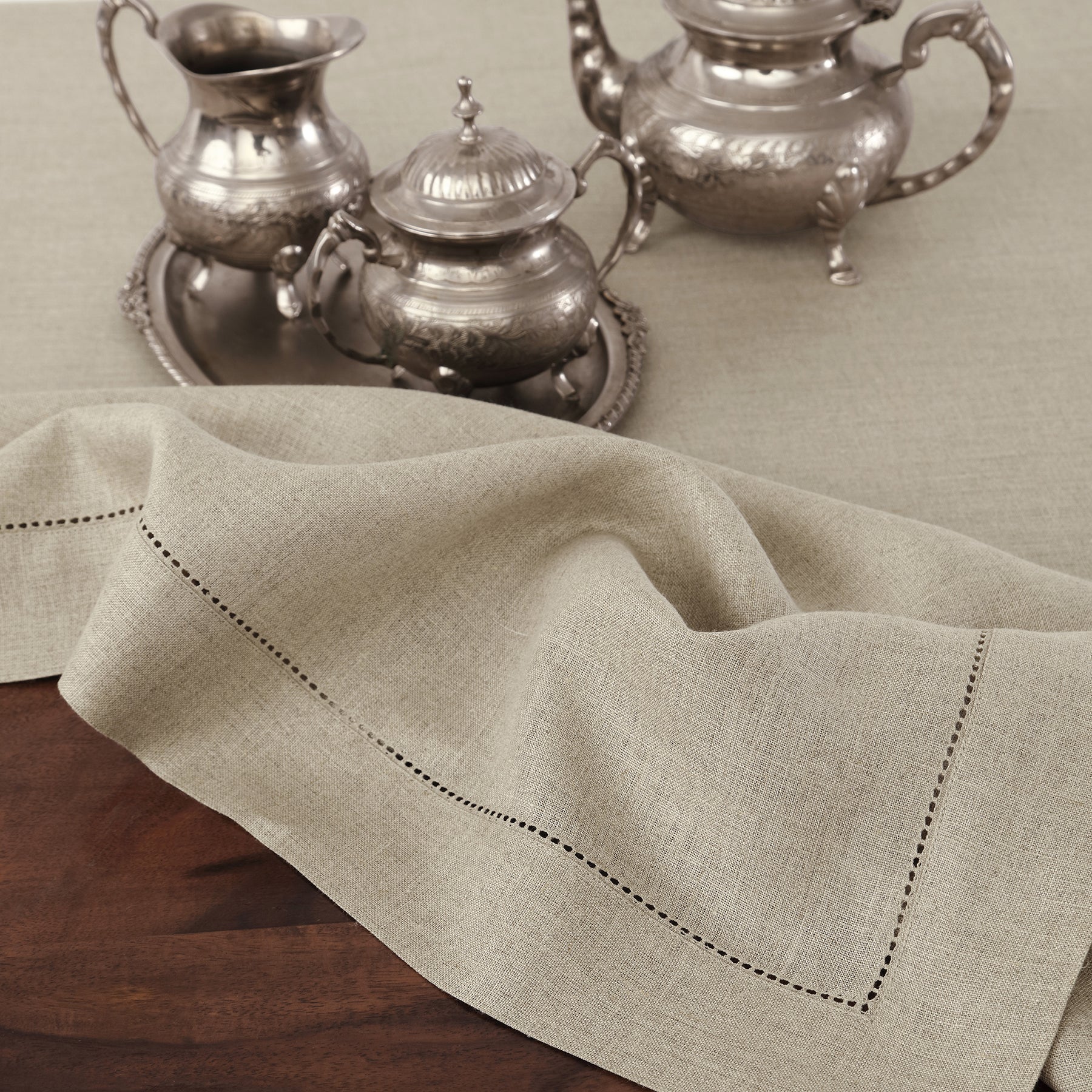 Elegant Classic Hemstitch Tablecloth - Premium Cotton Linen Dining Table Cover for Formal Dinners & Special Occasions