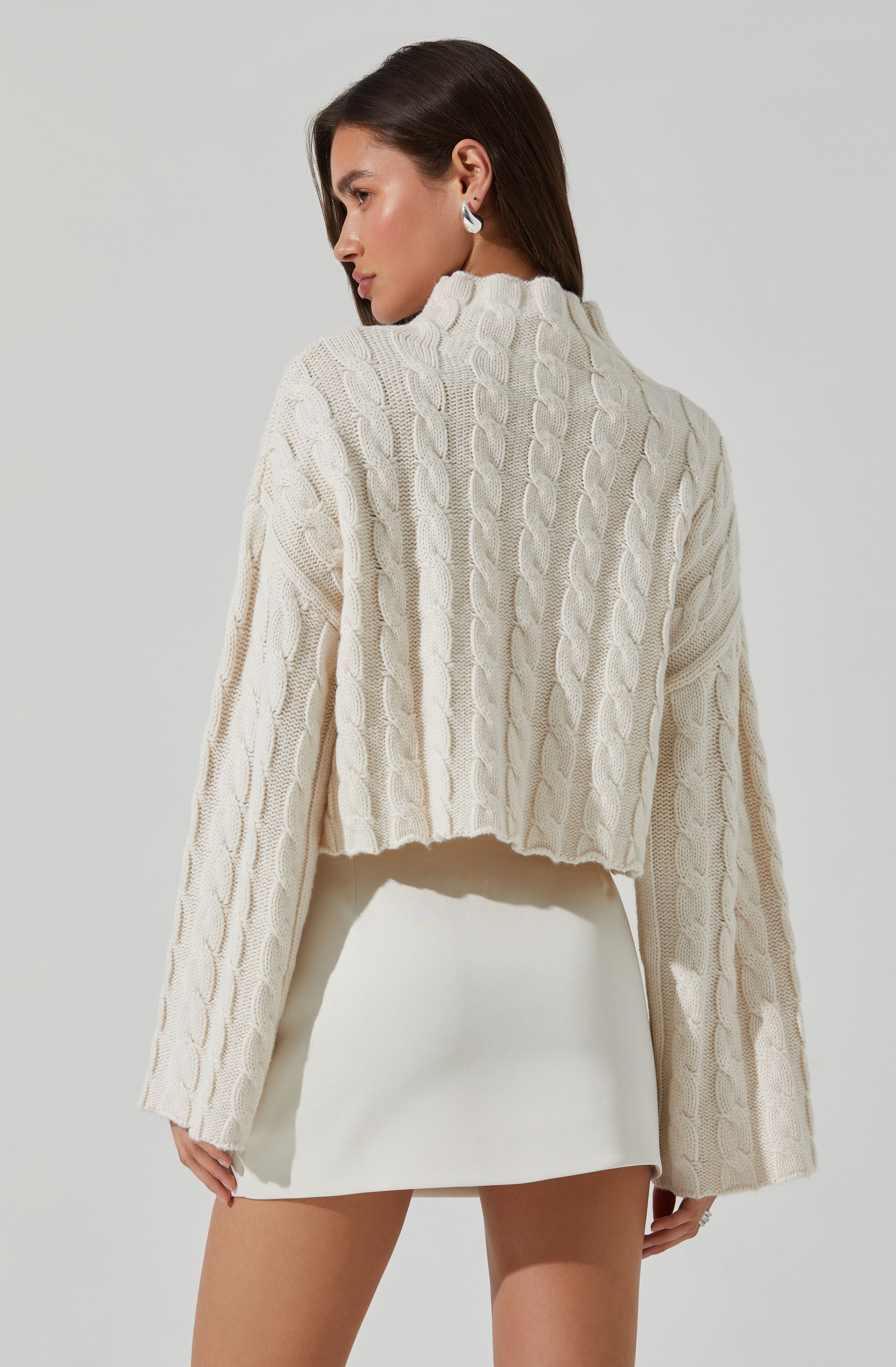 Sloan Cropped Cable Knit Sweater for Women - Soft Winter Pullover with Classic Cable Design - Perfect for Casual Outfits, Office Wear & Holiday Gatherings