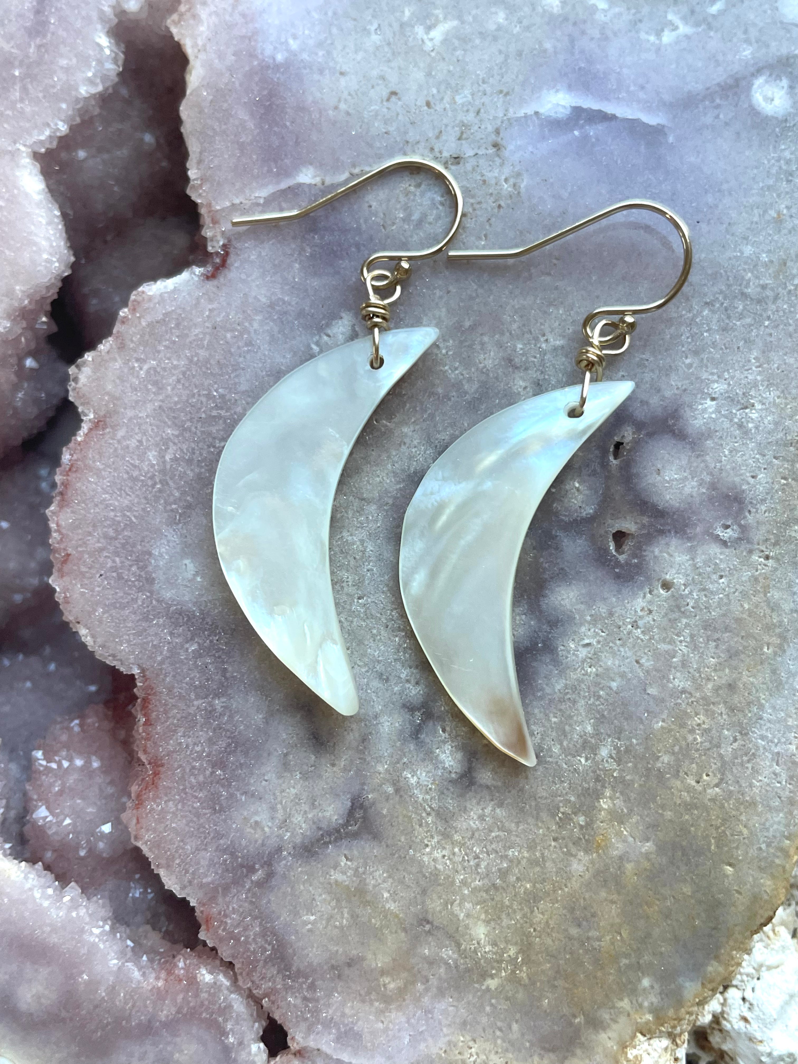 Crescent Moon Shell Earrings for Women - Boho Beach Jewelry, Dainty Seashell Studs for Summer Vacation & Beach Wedding Accessories